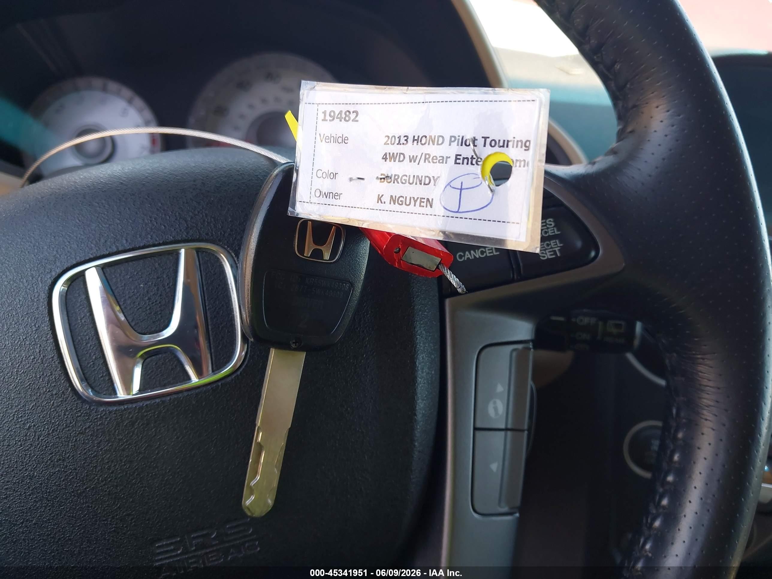 2013 Honda Pilot Touring Burgundy vin: 5FNYF4H9XDB064825