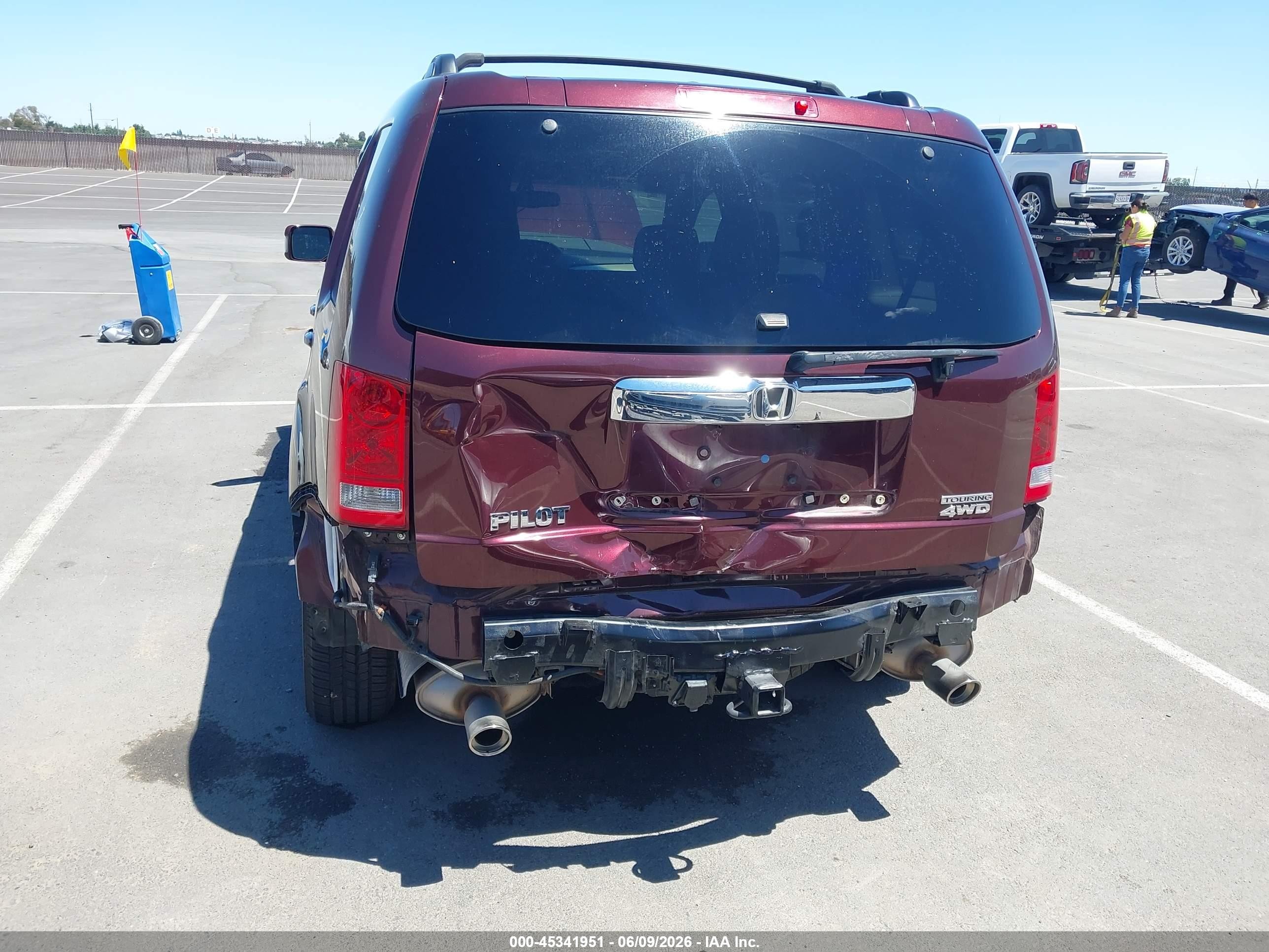 2013 Honda Pilot Touring Burgundy vin: 5FNYF4H9XDB064825