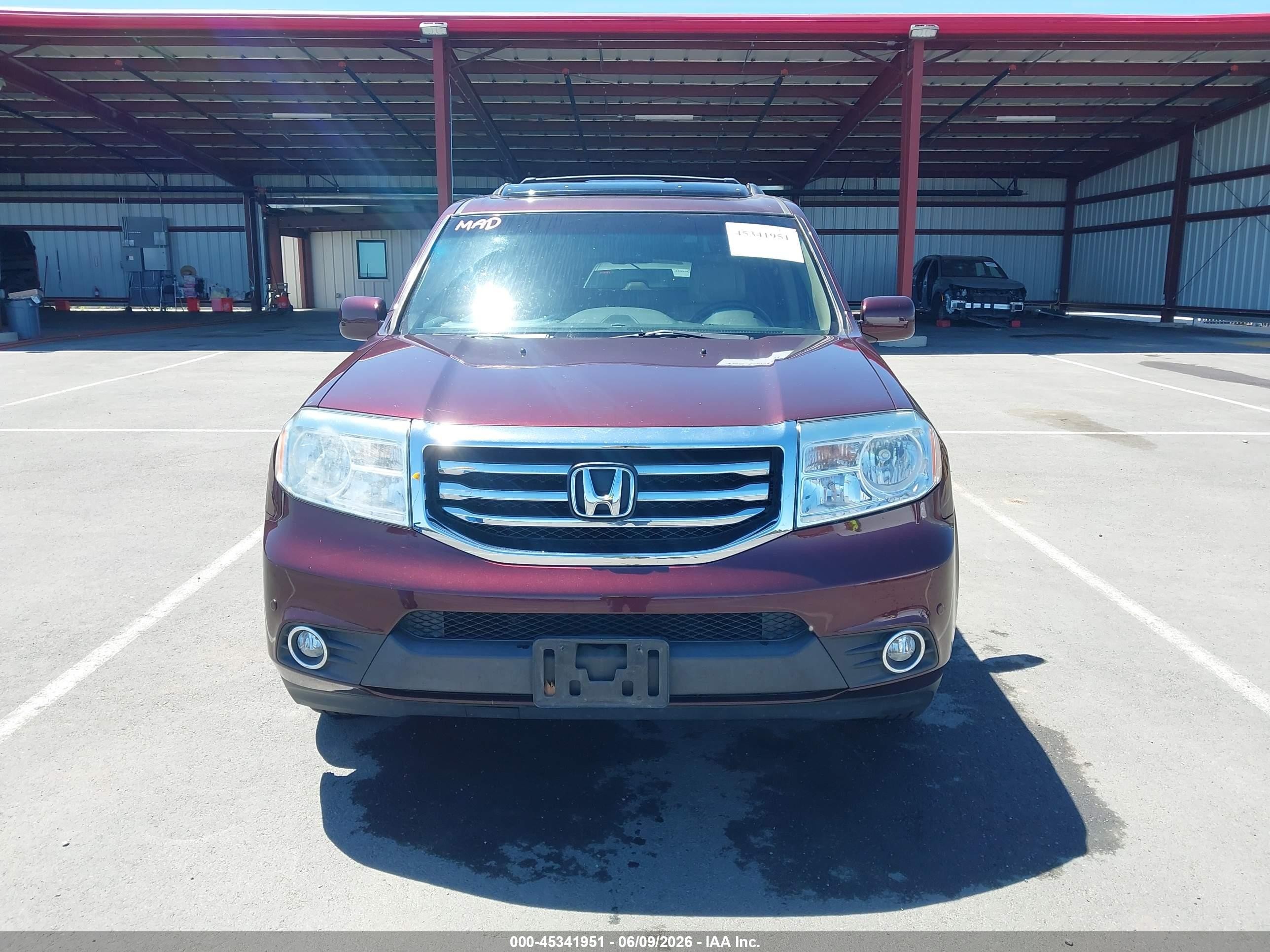 2013 Honda Pilot Touring Burgundy vin: 5FNYF4H9XDB064825