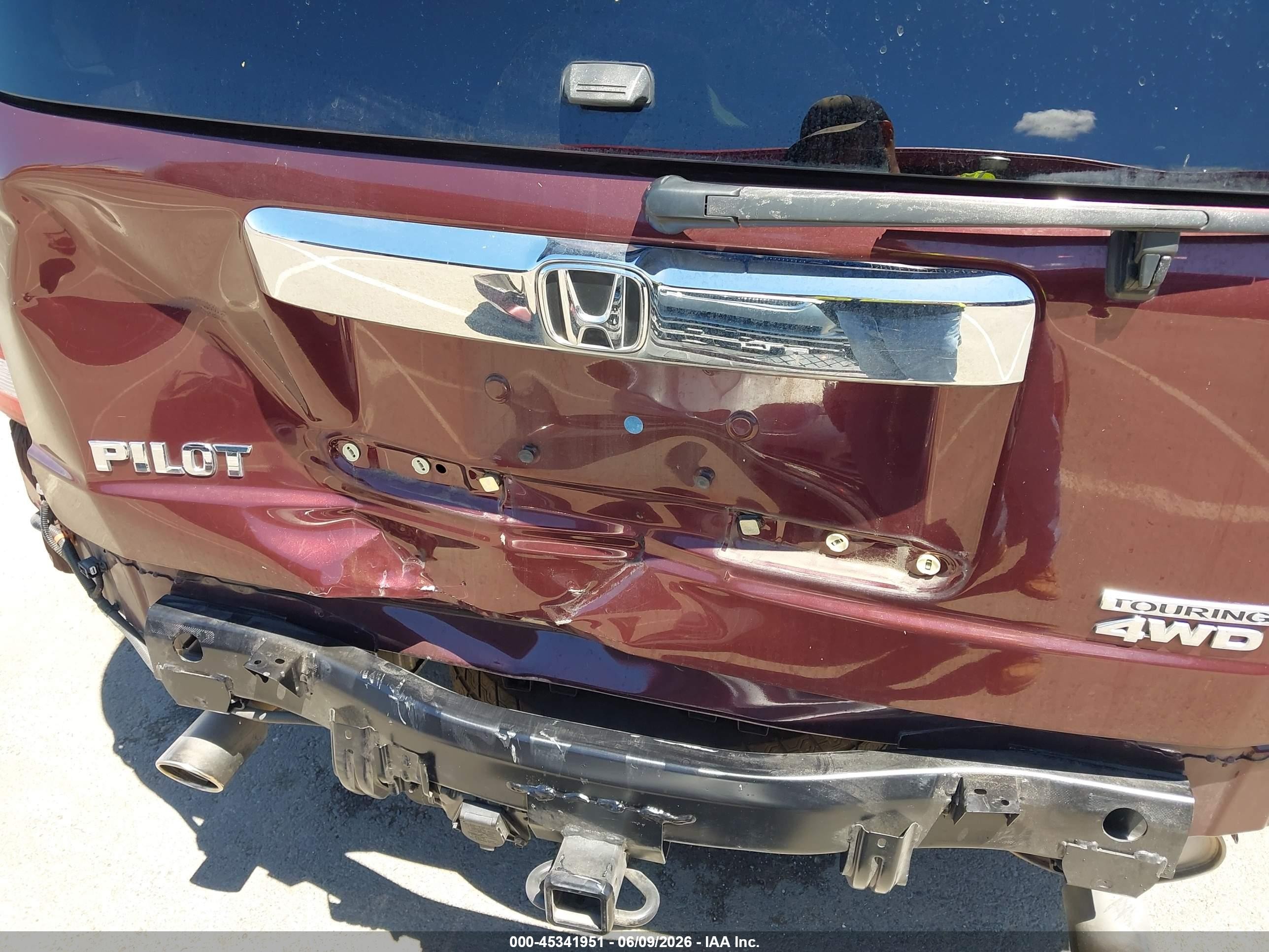 2013 Honda Pilot Touring Burgundy vin: 5FNYF4H9XDB064825