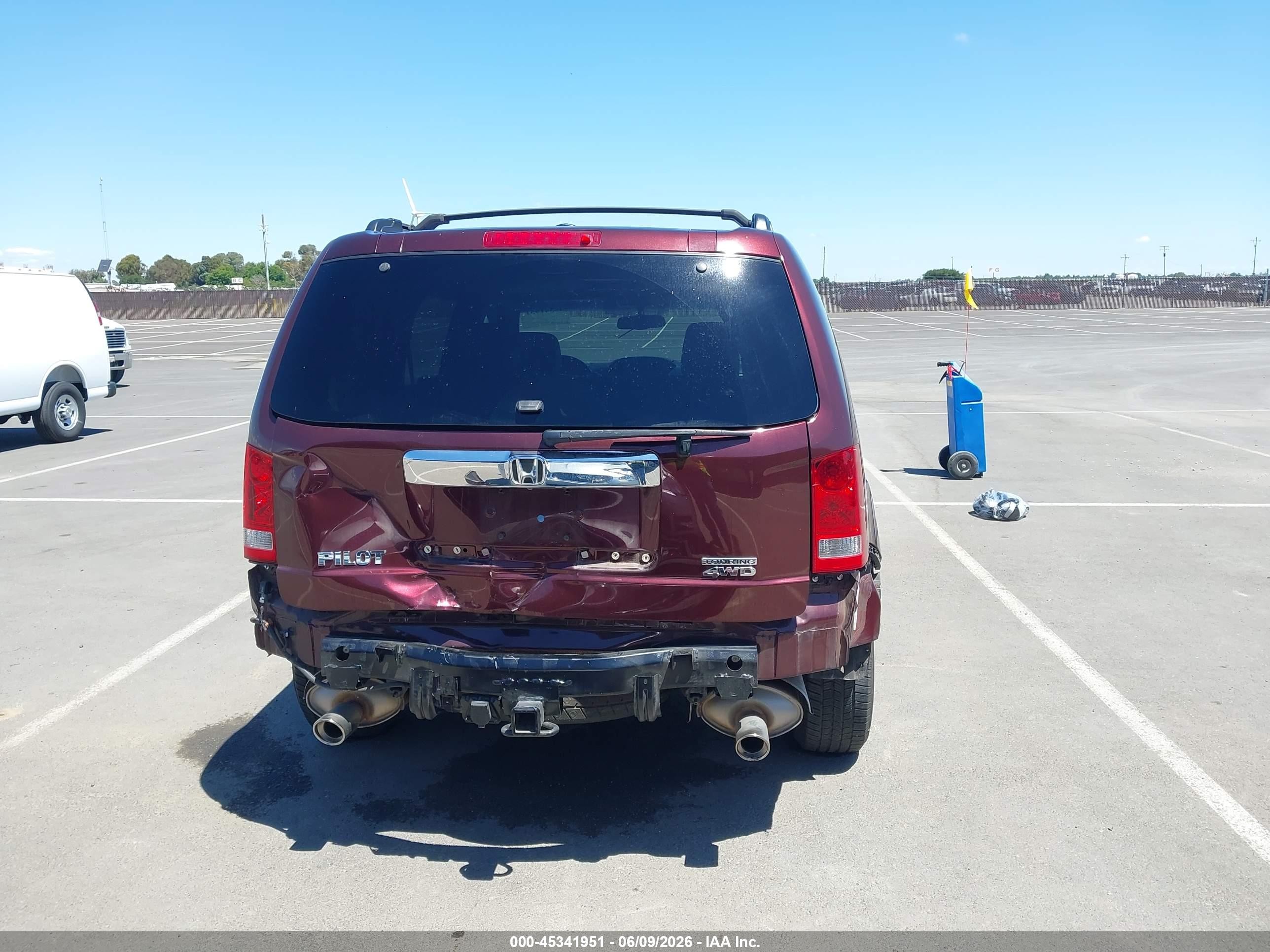 2013 Honda Pilot Touring Burgundy vin: 5FNYF4H9XDB064825