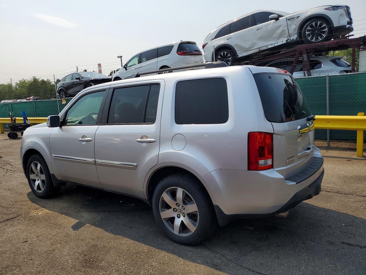 2013 Honda Pilot Touring Silver vin: 5FNYF4H9XDB070592