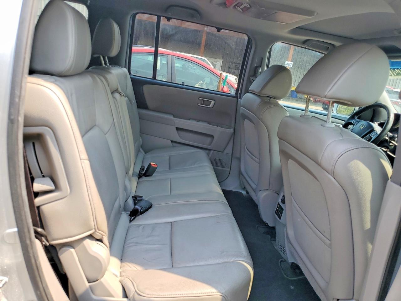 2013 Honda Pilot Touring Silver vin: 5FNYF4H9XDB070592