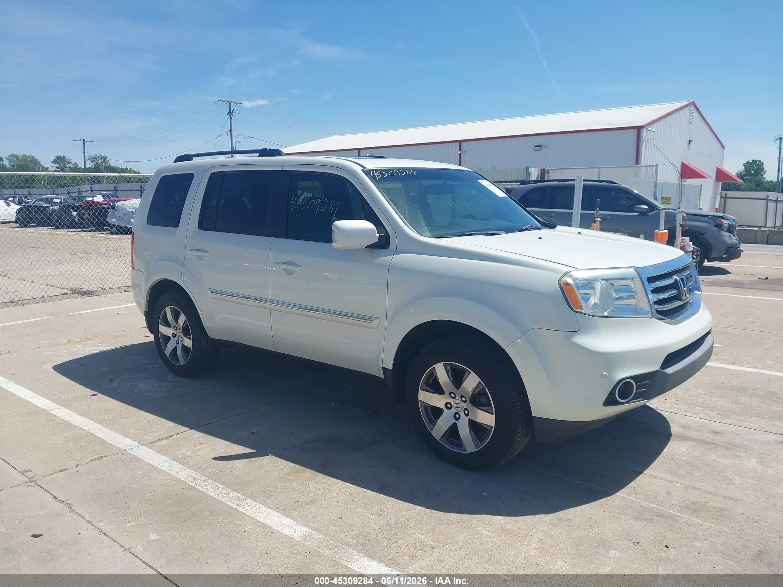 2014 Honda Pilot Touring White vin: 5FNYF4H9XEB005615