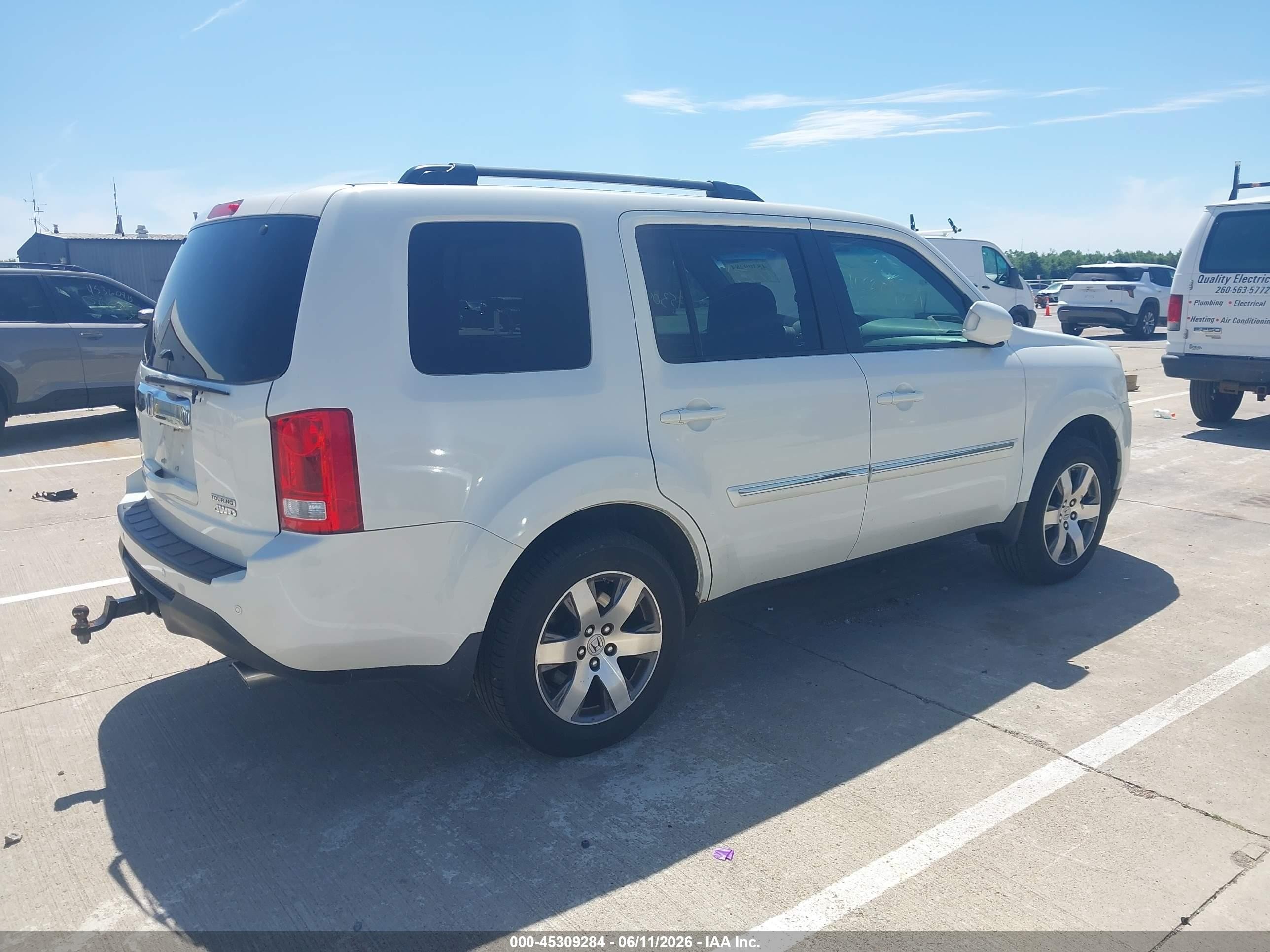 2014 Honda Pilot Touring White vin: 5FNYF4H9XEB005615