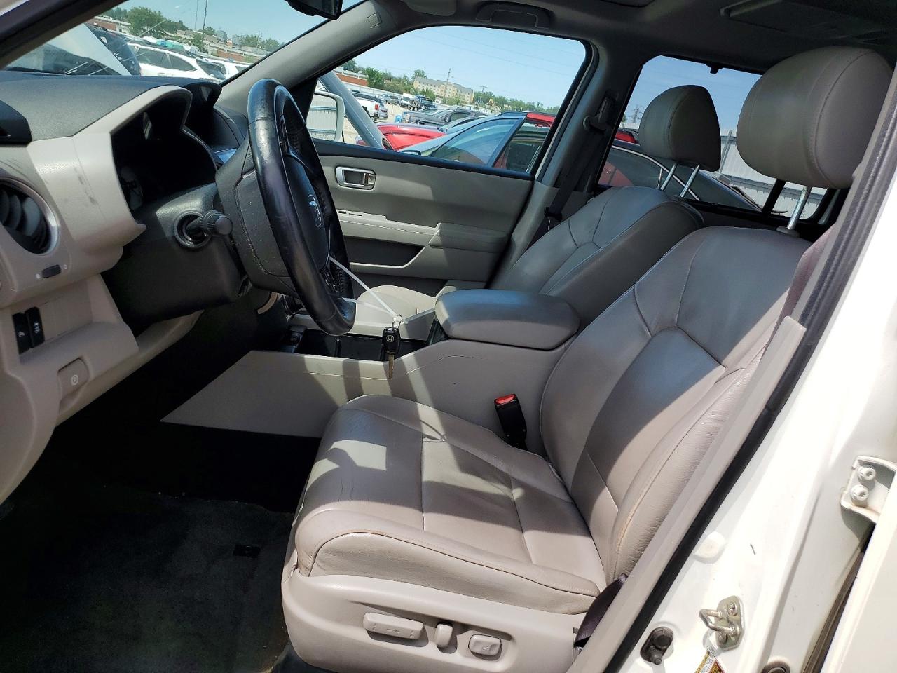 2014 Honda Pilot Touring White vin: 5FNYF4H9XEB006649
