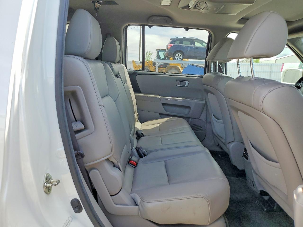 2014 Honda Pilot Touring White vin: 5FNYF4H9XEB006649
