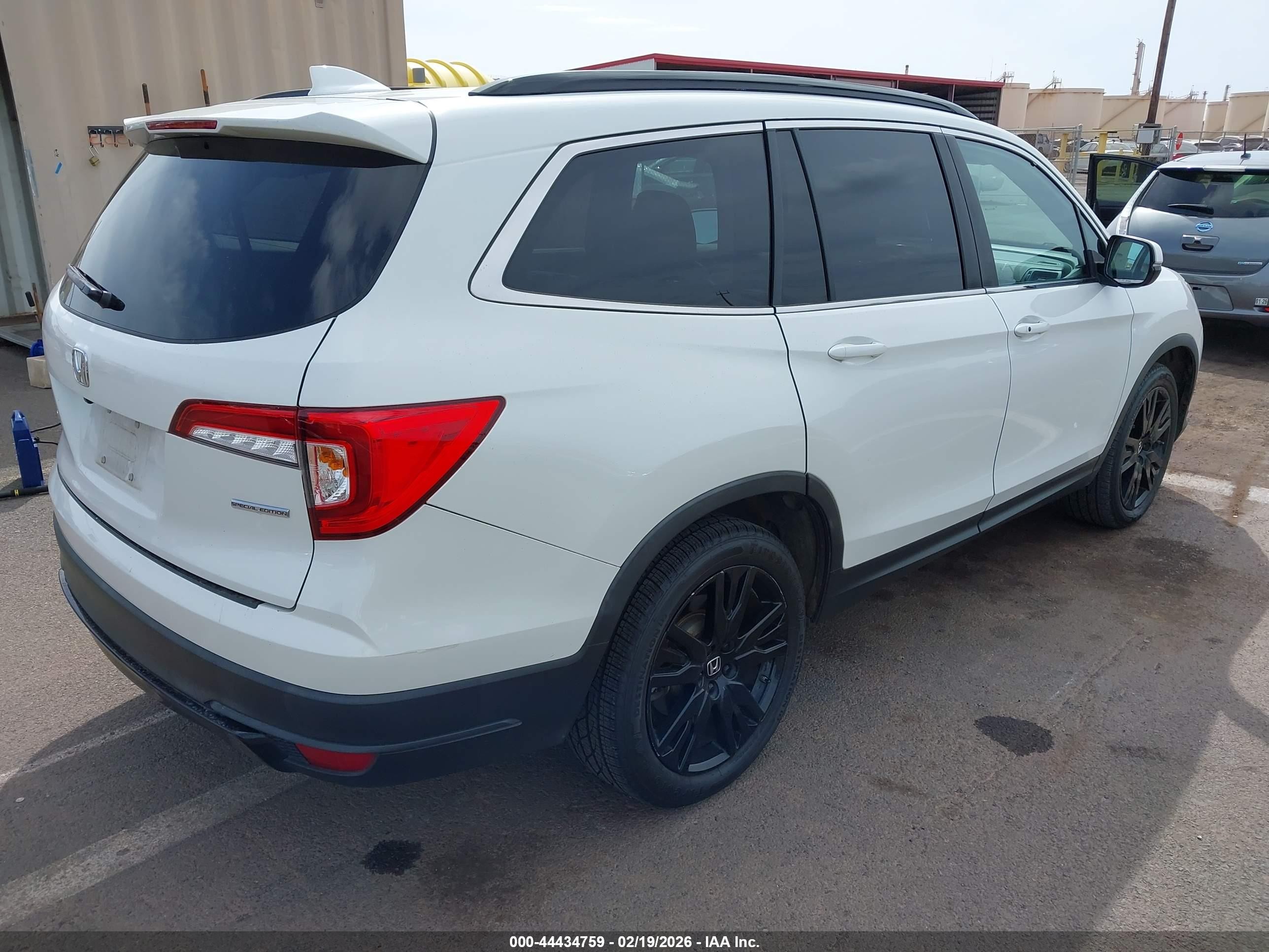 2021 Honda Pilot 2wd Special Edition White vin: 5FNYF5H23MB009223