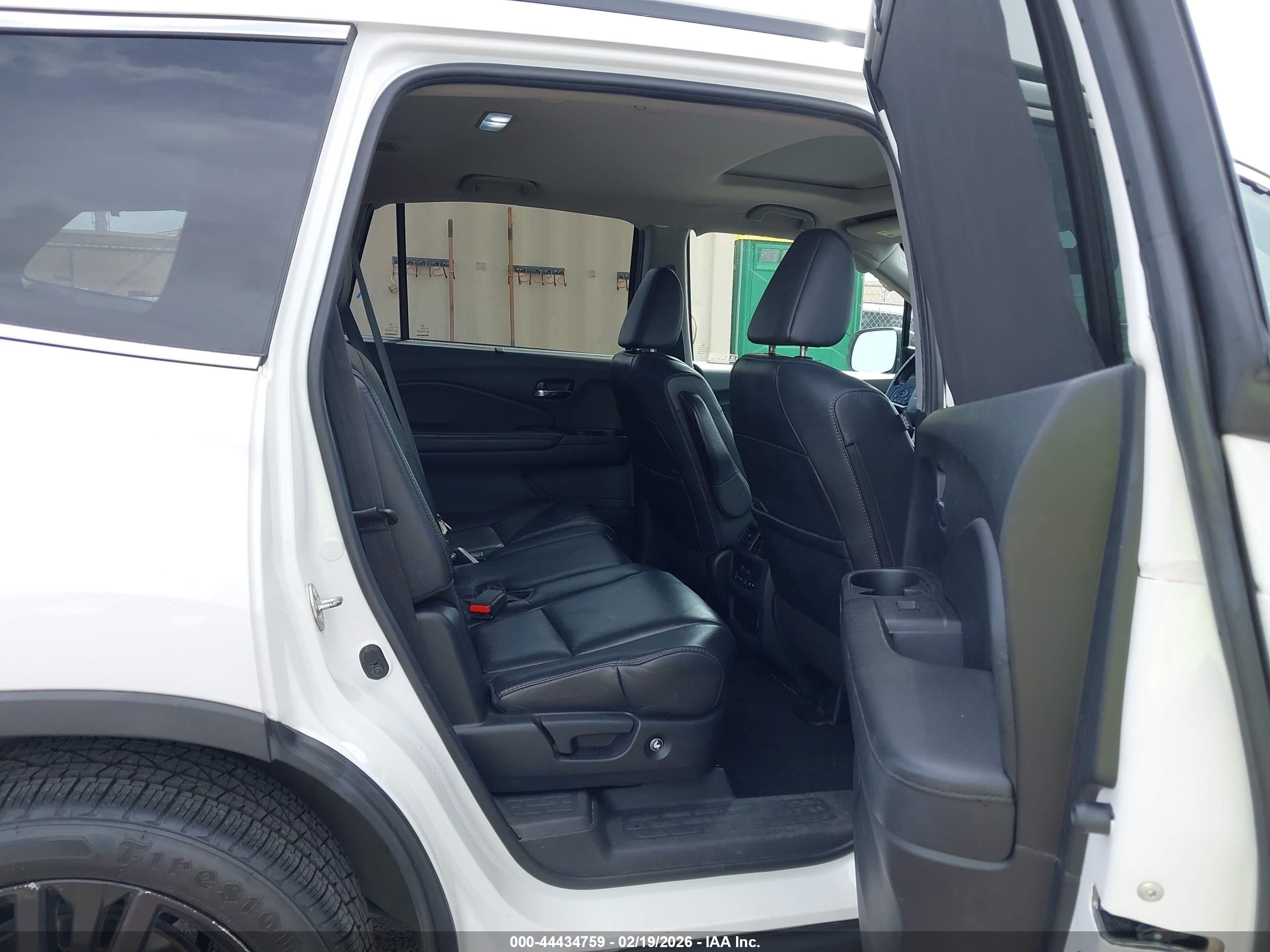 2021 Honda Pilot 2wd Special Edition White vin: 5FNYF5H23MB009223