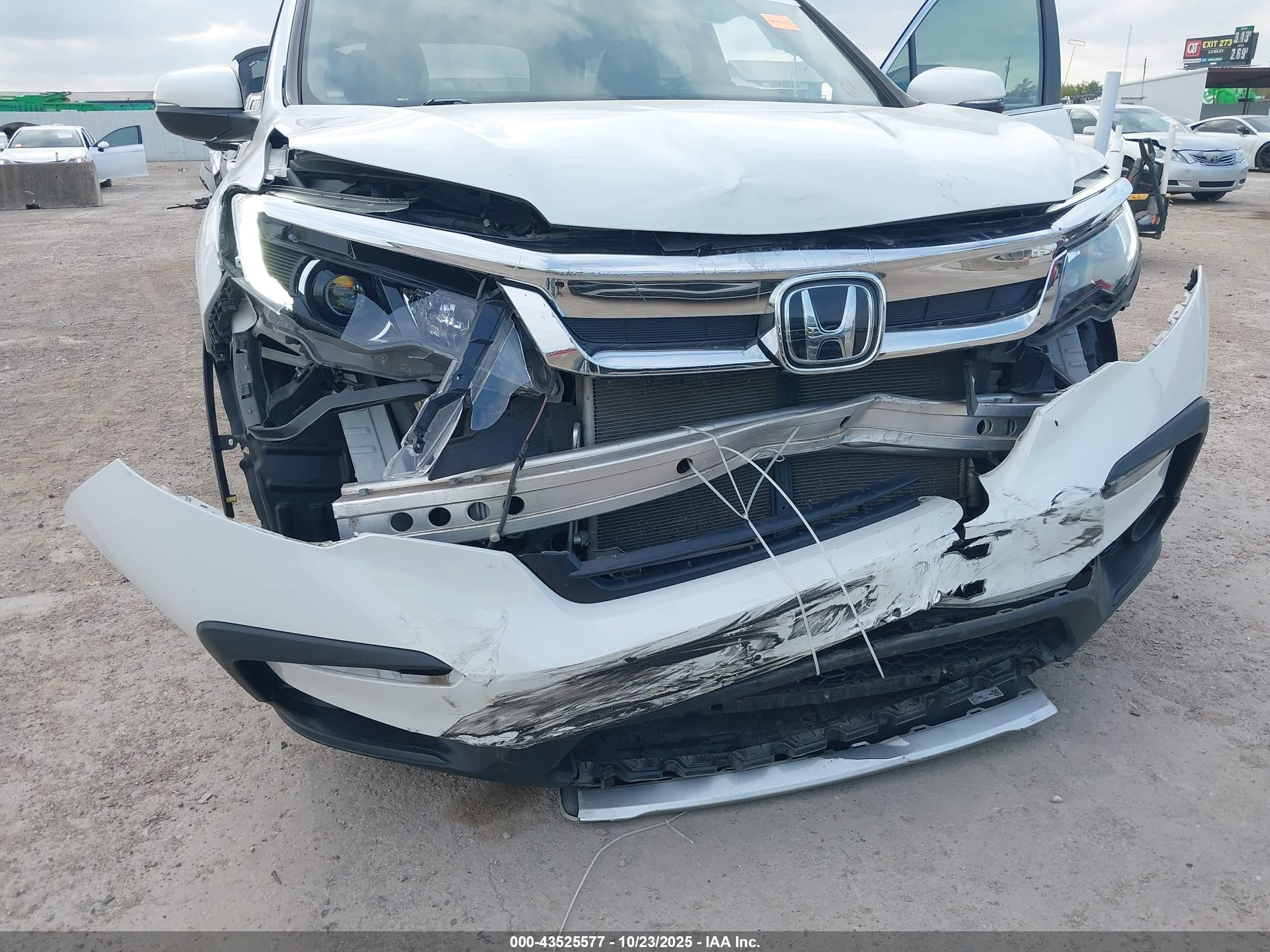 2021 Honda Pilot 2wd Ex Белый vin: 5FNYF5H30MB019569