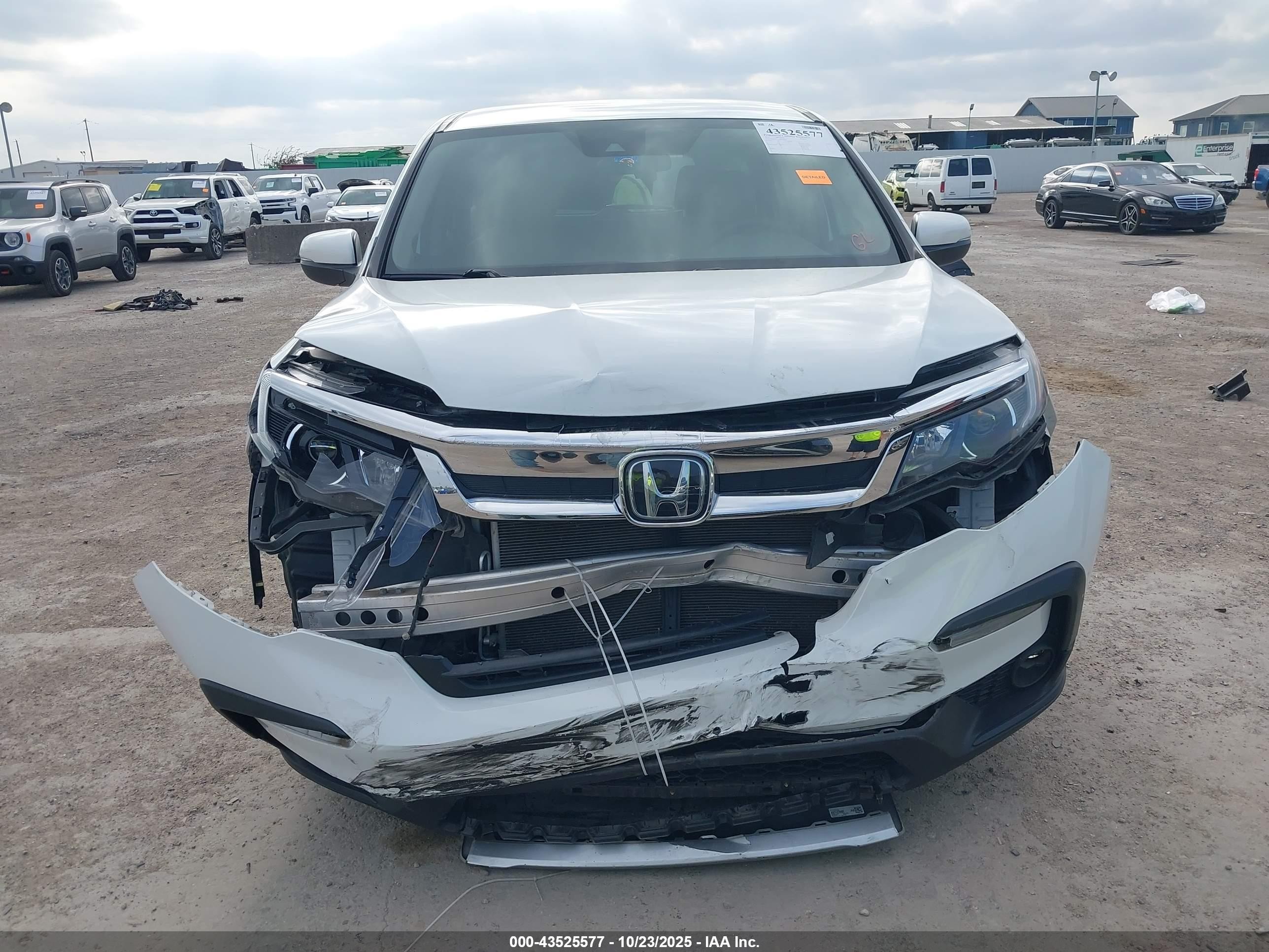 2021 Honda Pilot 2wd Ex Белый vin: 5FNYF5H30MB019569