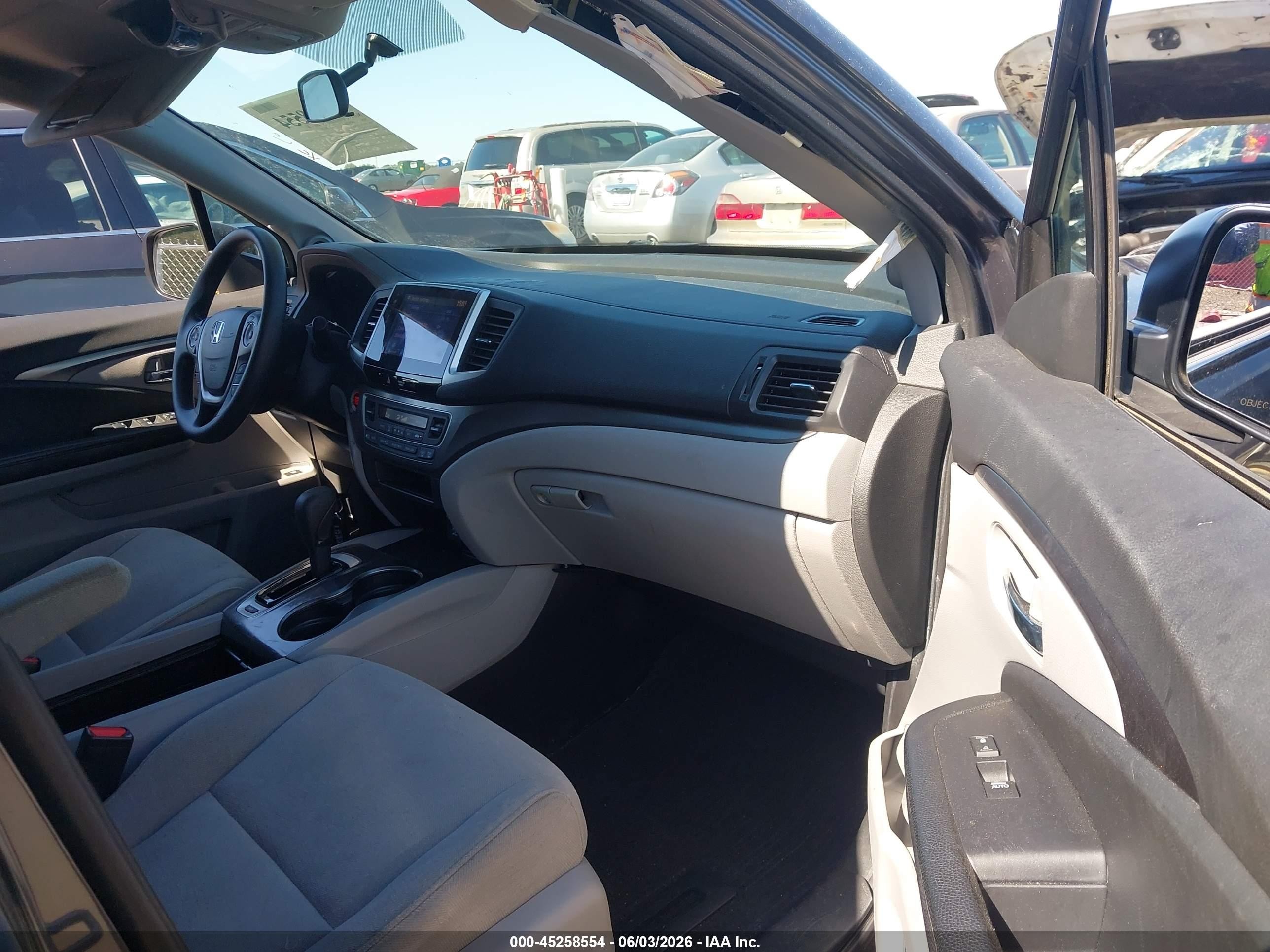 2018 Honda Pilot Ex Gray vin: 5FNYF5H35JB014735