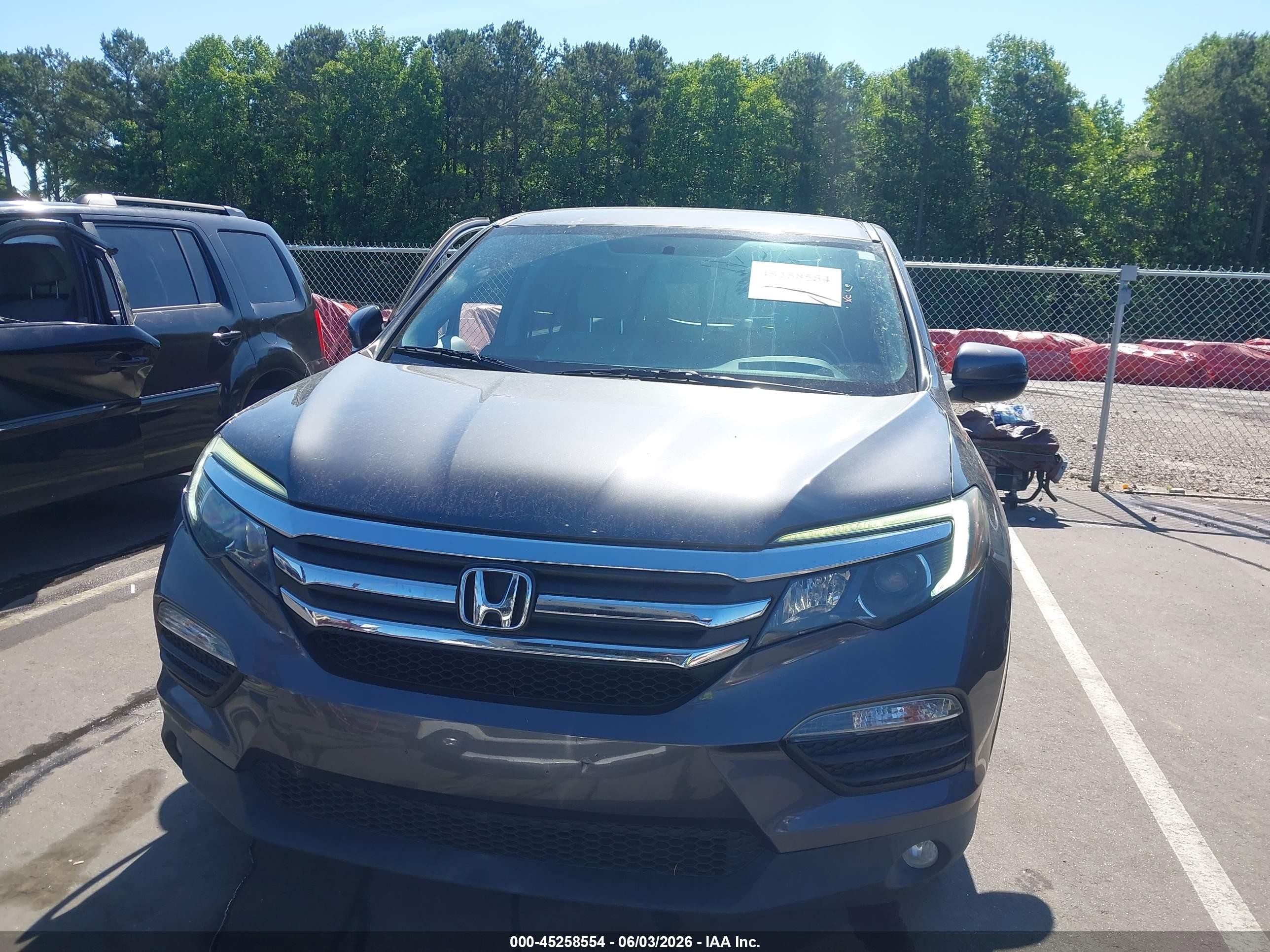 2018 Honda Pilot Ex Gray vin: 5FNYF5H35JB014735