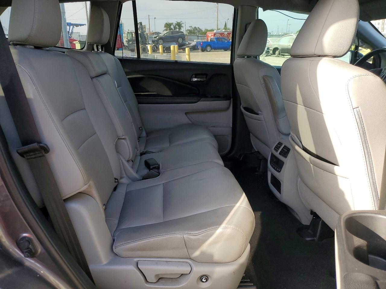 2019 Honda Pilot Exl Gray vin: 5FNYF5H54KB036938