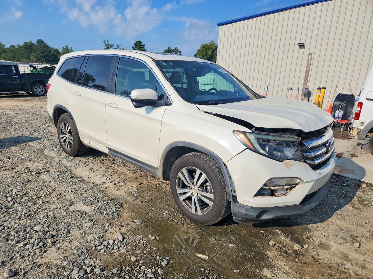 2018 Honda Pilot Exl White vin: 5FNYF5H55JB008502