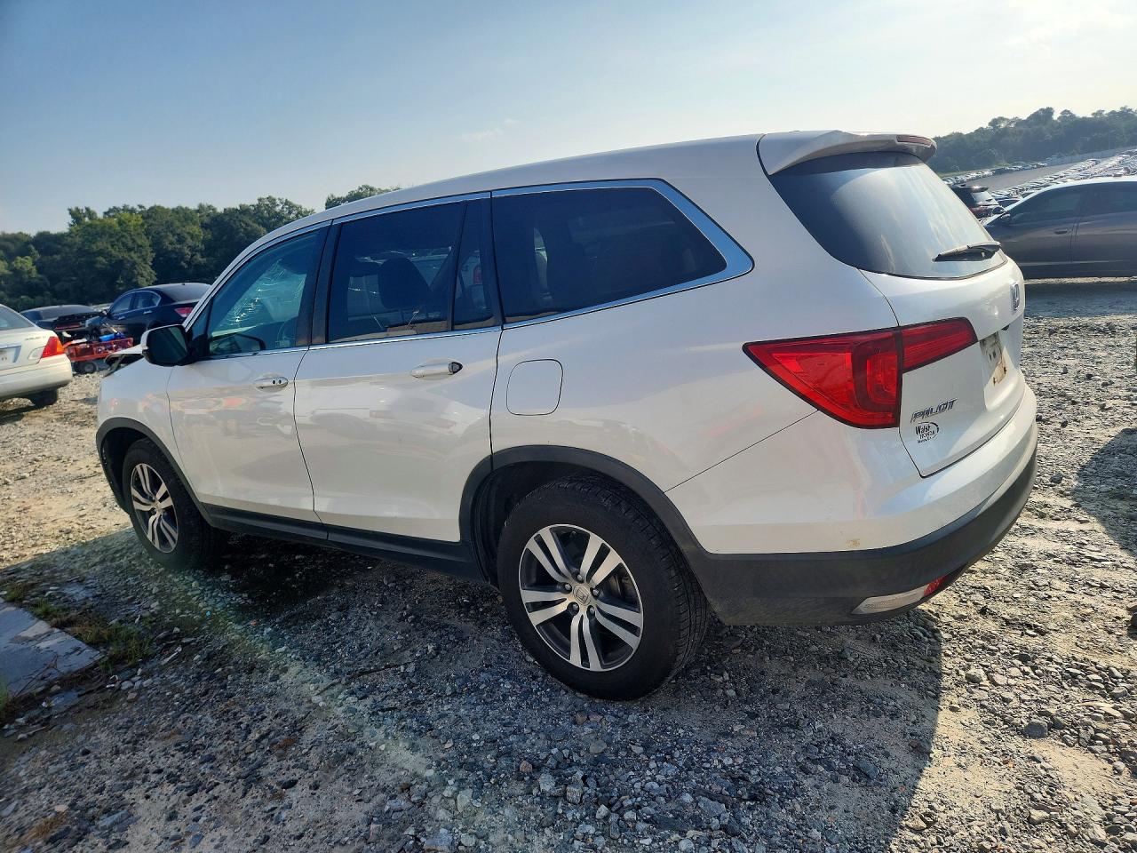 2018 Honda Pilot Exl White vin: 5FNYF5H55JB008502