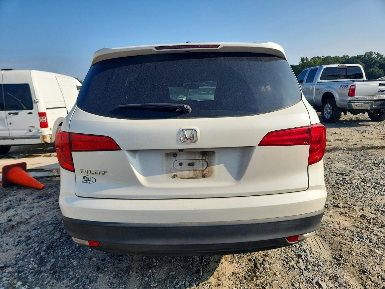 2018 Honda Pilot Exl White vin: 5FNYF5H55JB008502