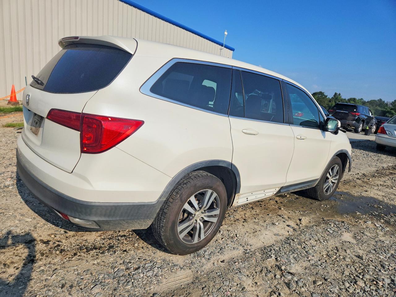 2018 Honda Pilot Exl White vin: 5FNYF5H55JB008502