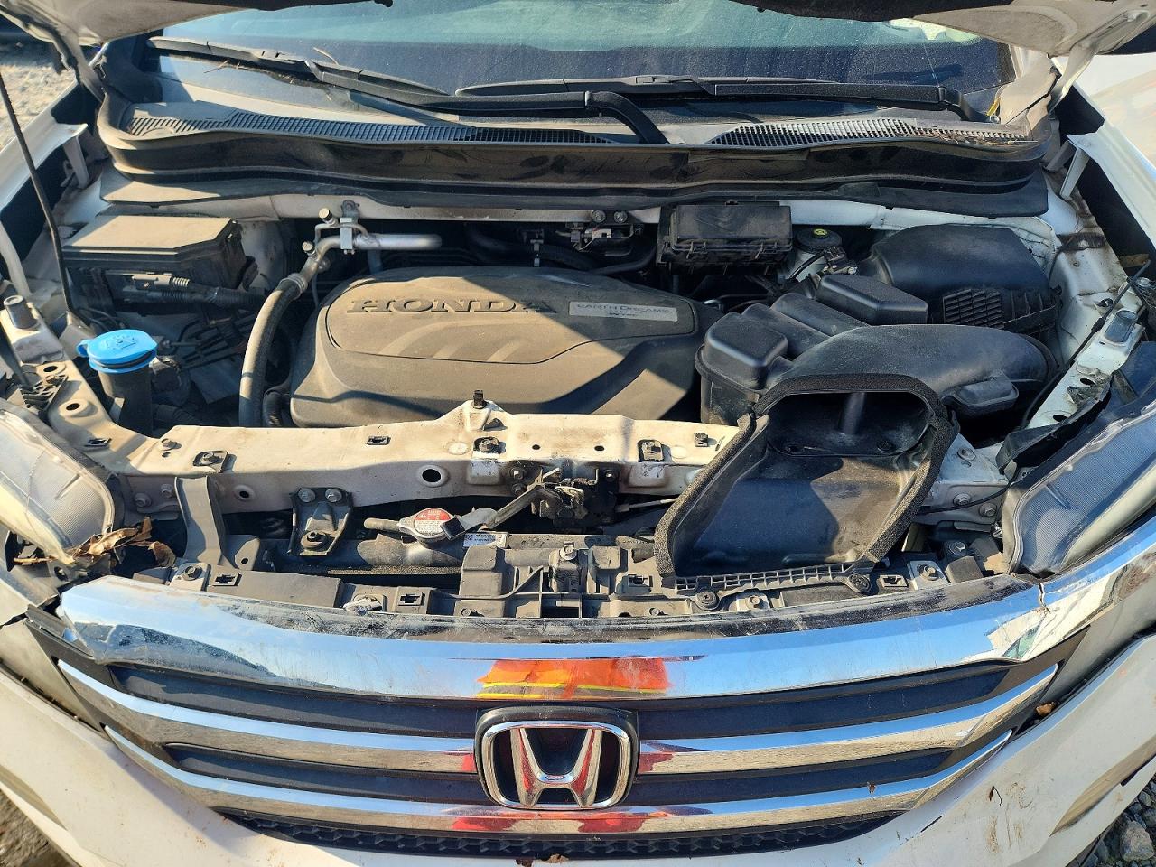 2018 Honda Pilot Exl White vin: 5FNYF5H55JB008502