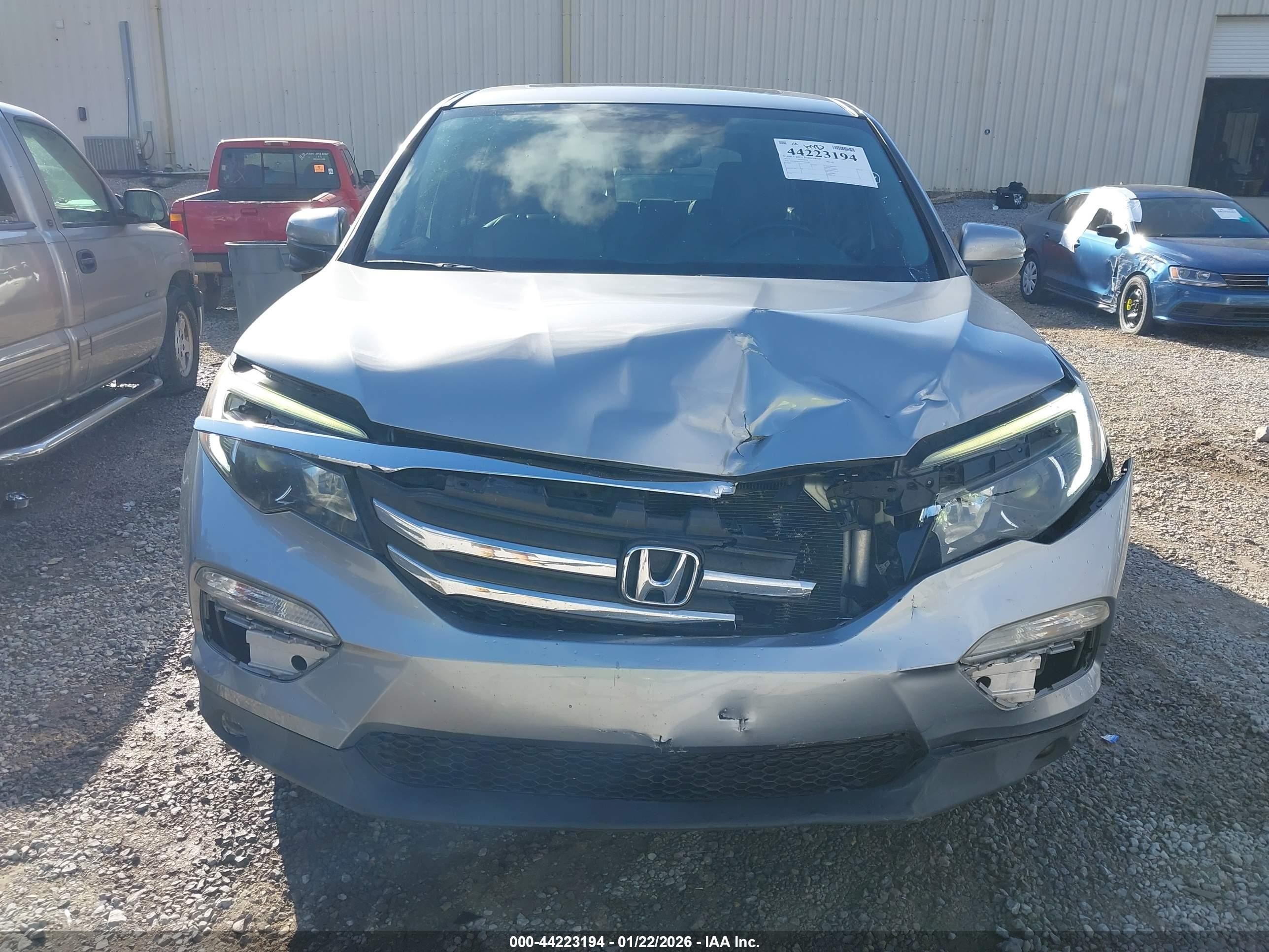 2017 Honda Pilot Ex-l Серебряный vin: 5FNYF5H57HB000198