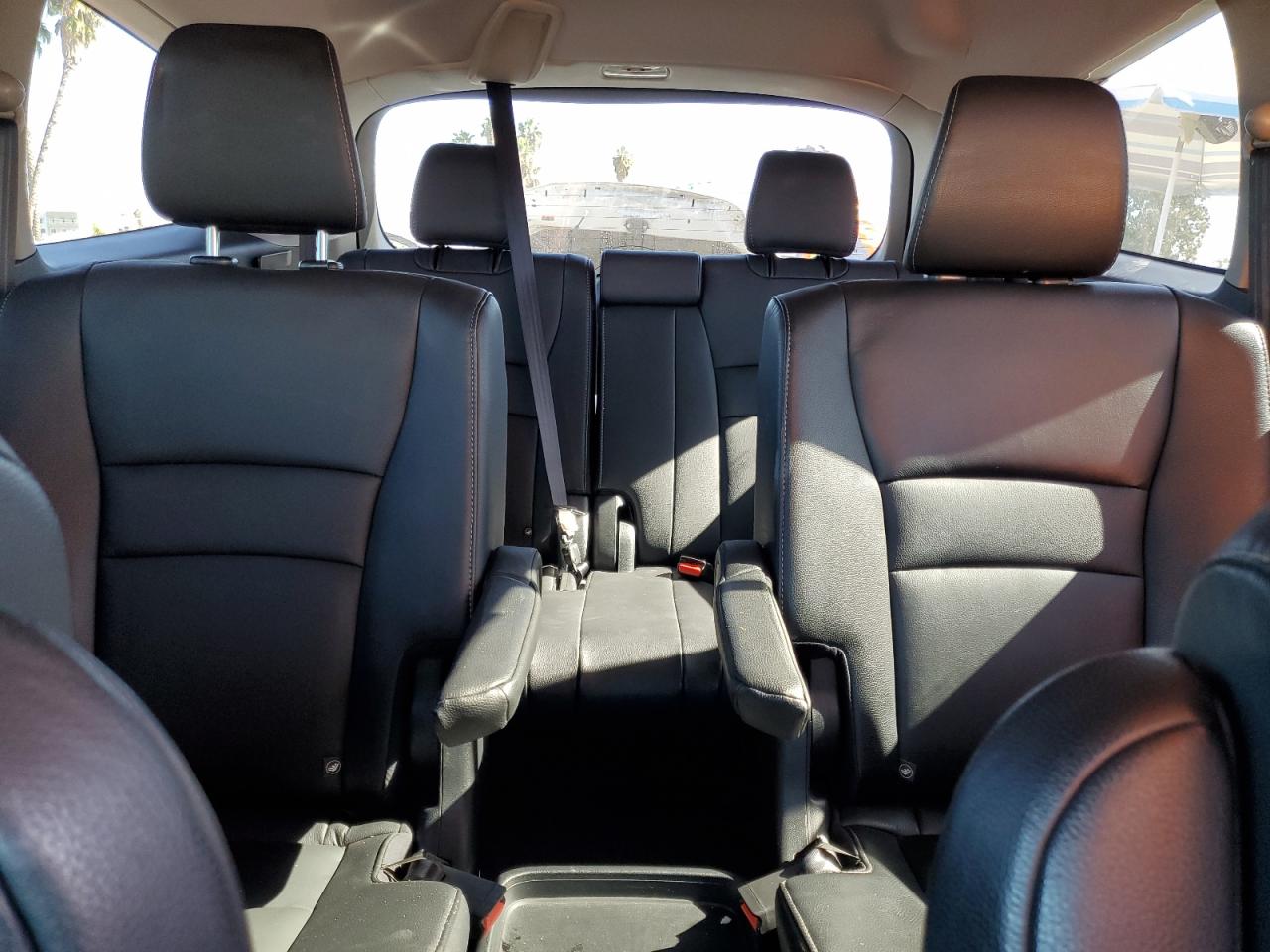 2019 Honda Pilot Touring Black vin: 5FNYF5H68KB036515
