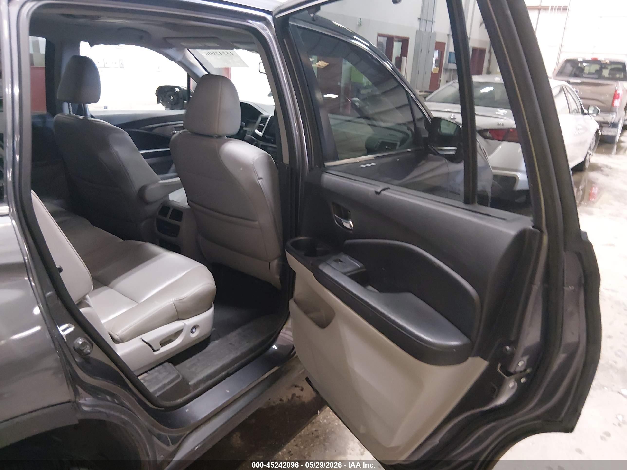 2017 Honda Pilot Ex-l Gray vin: 5FNYF5H8XHB001517