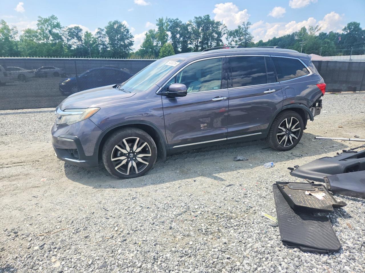 2019 Honda Pilot Touring Gray vin: 5FNYF5H91KB022658