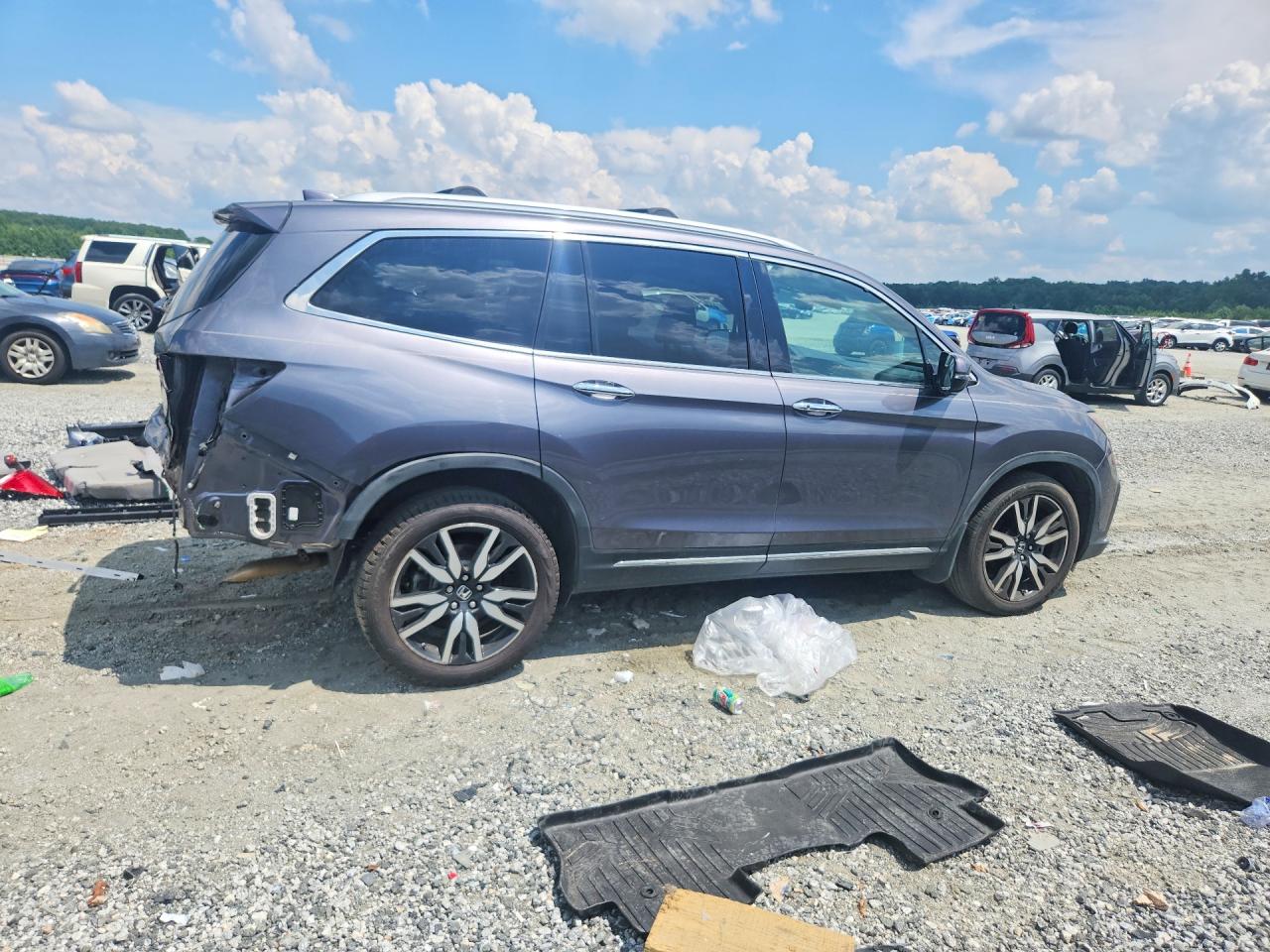 2019 Honda Pilot Touring Gray vin: 5FNYF5H91KB022658