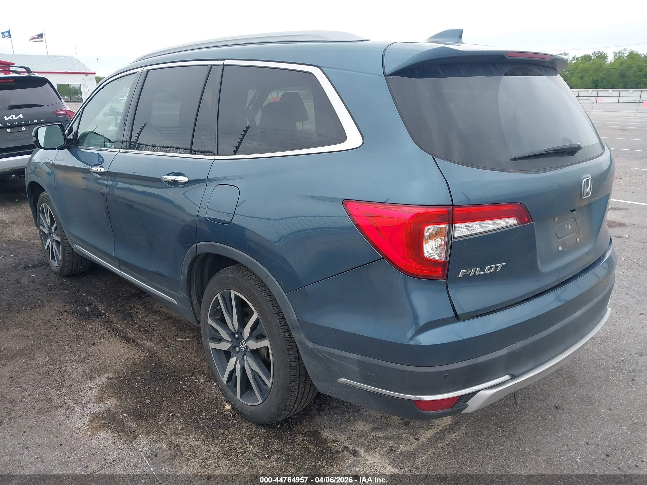 2021 Honda Pilot 2wd Touring 8 Passenger Синий vin: 5FNYF5H94MB042440