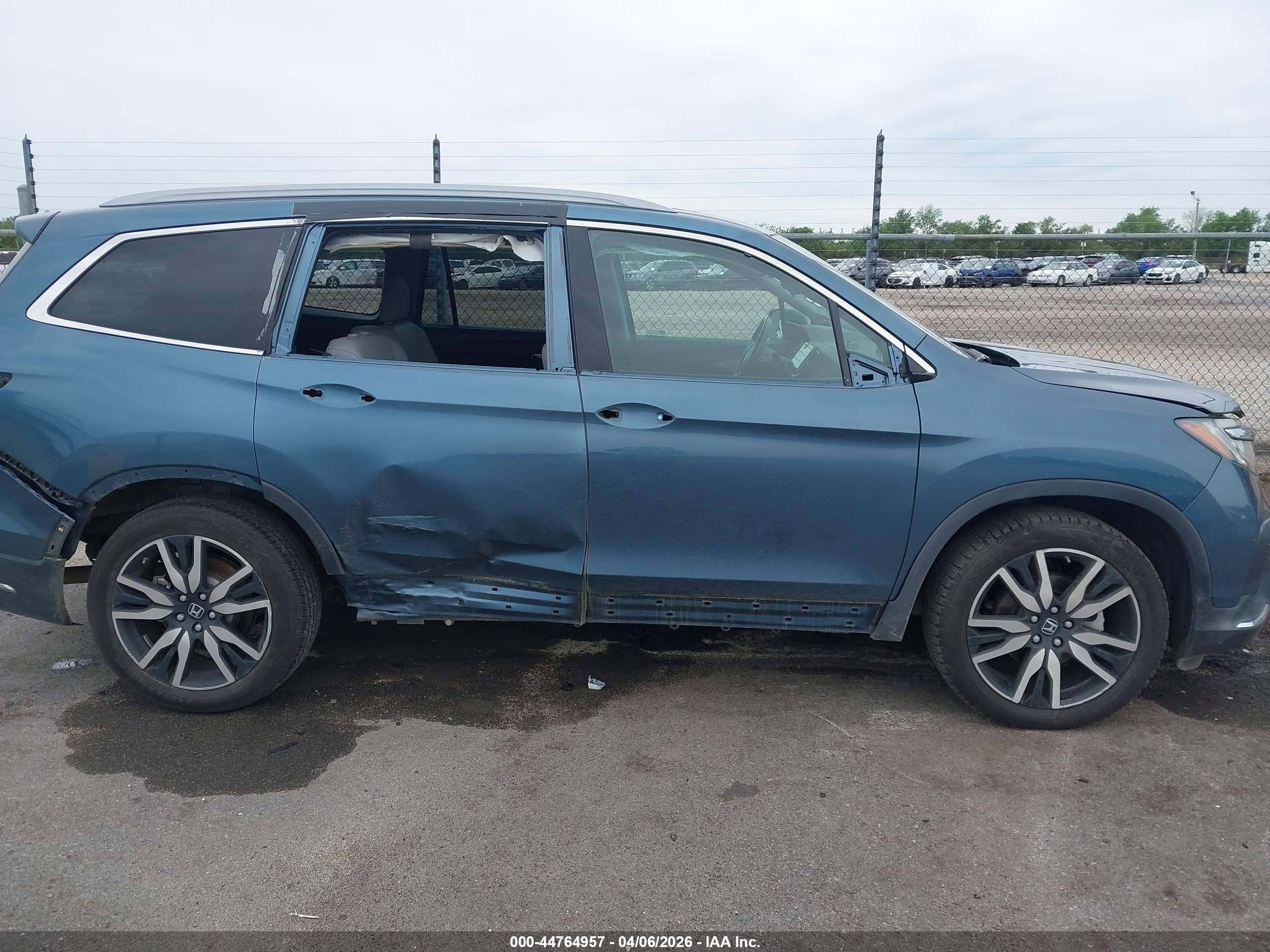 2021 Honda Pilot 2wd Touring 8 Passenger Синий vin: 5FNYF5H94MB042440