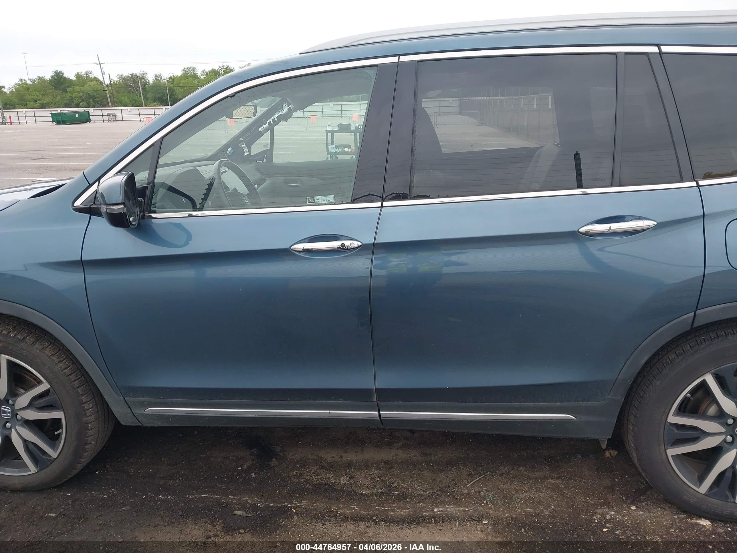 2021 Honda Pilot 2wd Touring 8 Passenger Синий vin: 5FNYF5H94MB042440