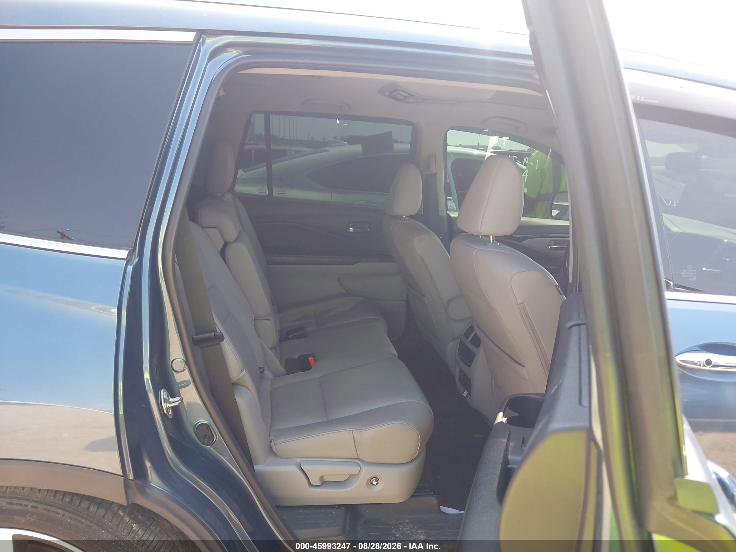 2017 Honda Pilot Touring Blue vin: 5FNYF5H97HB020230