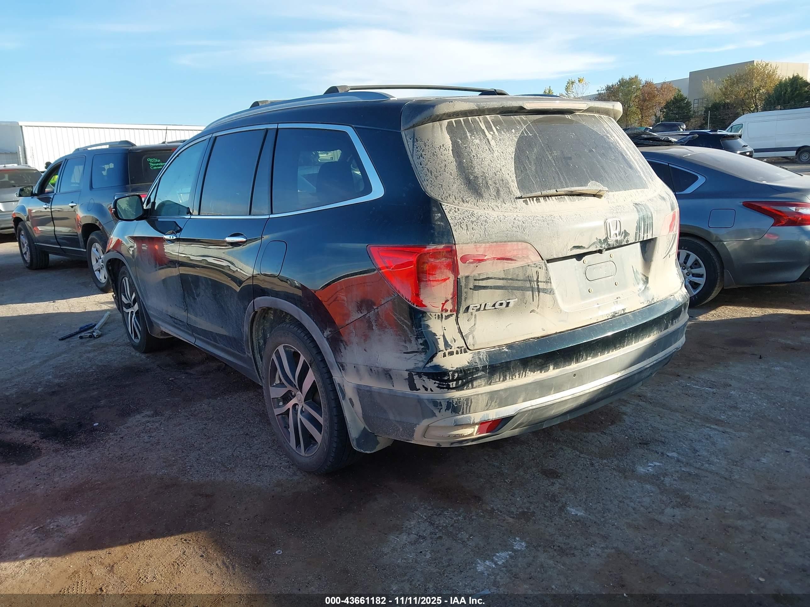 2017 Honda Pilot Touring Green vin: 5FNYF5H99HB034243