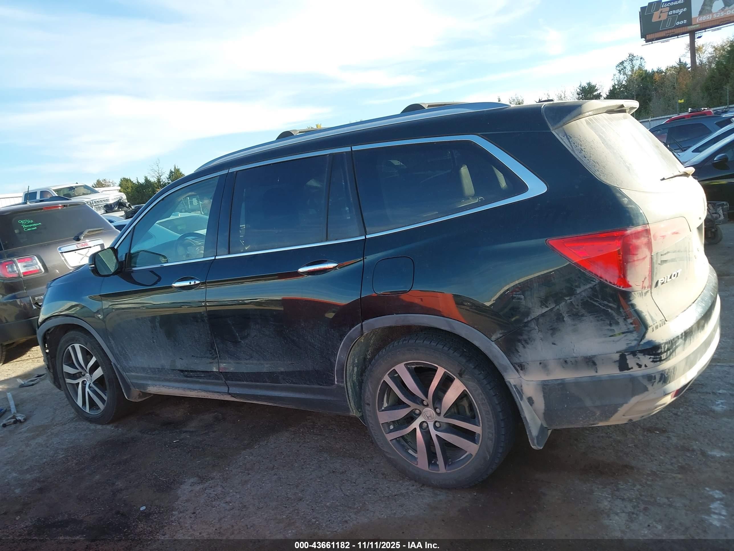 2017 Honda Pilot Touring Green vin: 5FNYF5H99HB034243