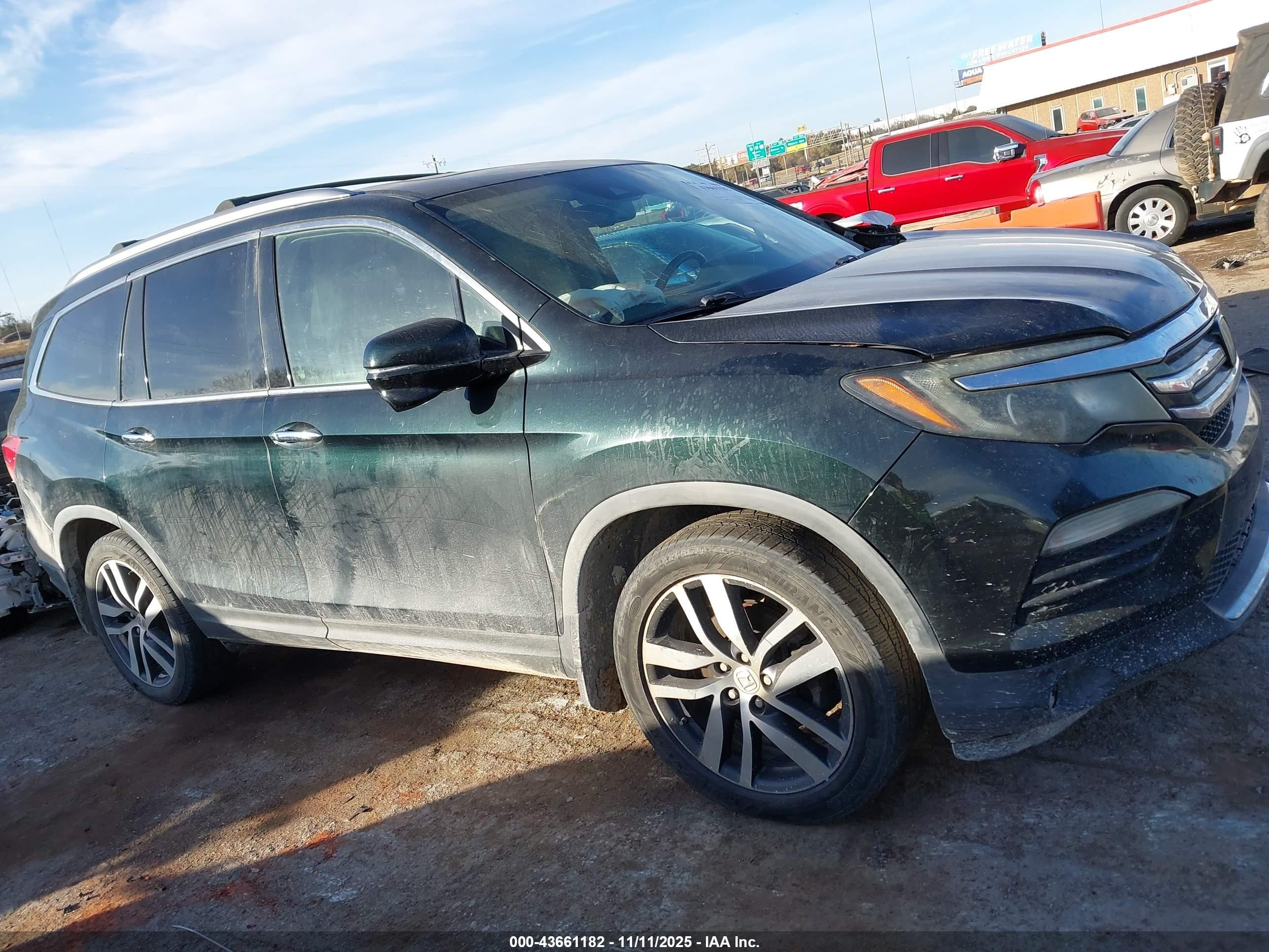 2017 Honda Pilot Touring Green vin: 5FNYF5H99HB034243