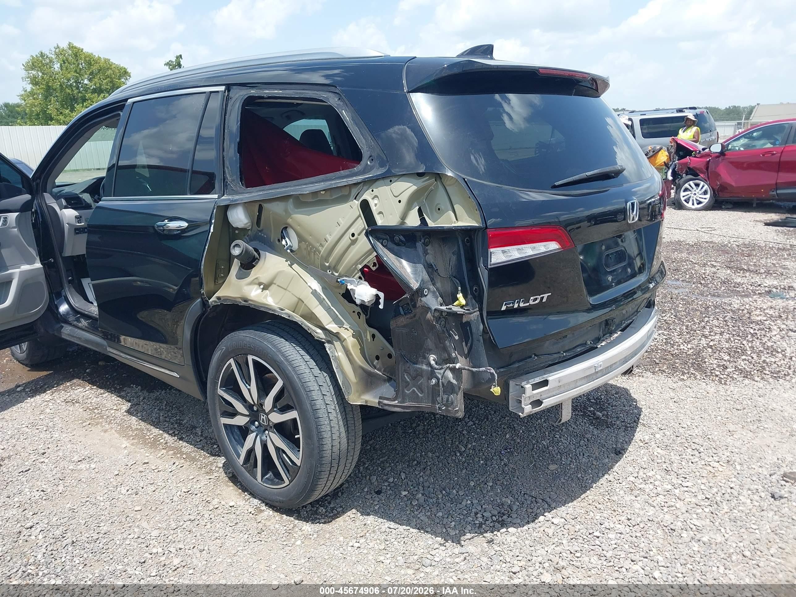 2019 Honda Pilot Touring Черный vin: 5FNYF5H99KB014257