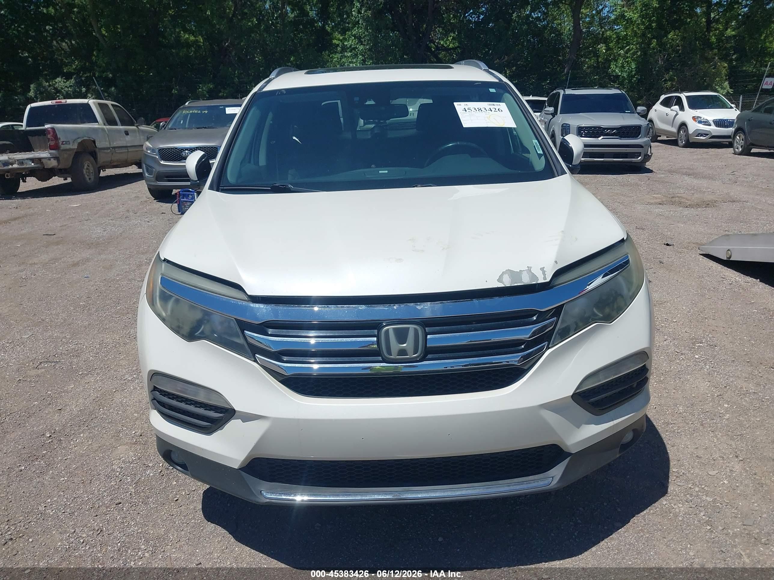 2017 Honda Pilot Elite White vin: 5FNYF6H00HB027351
