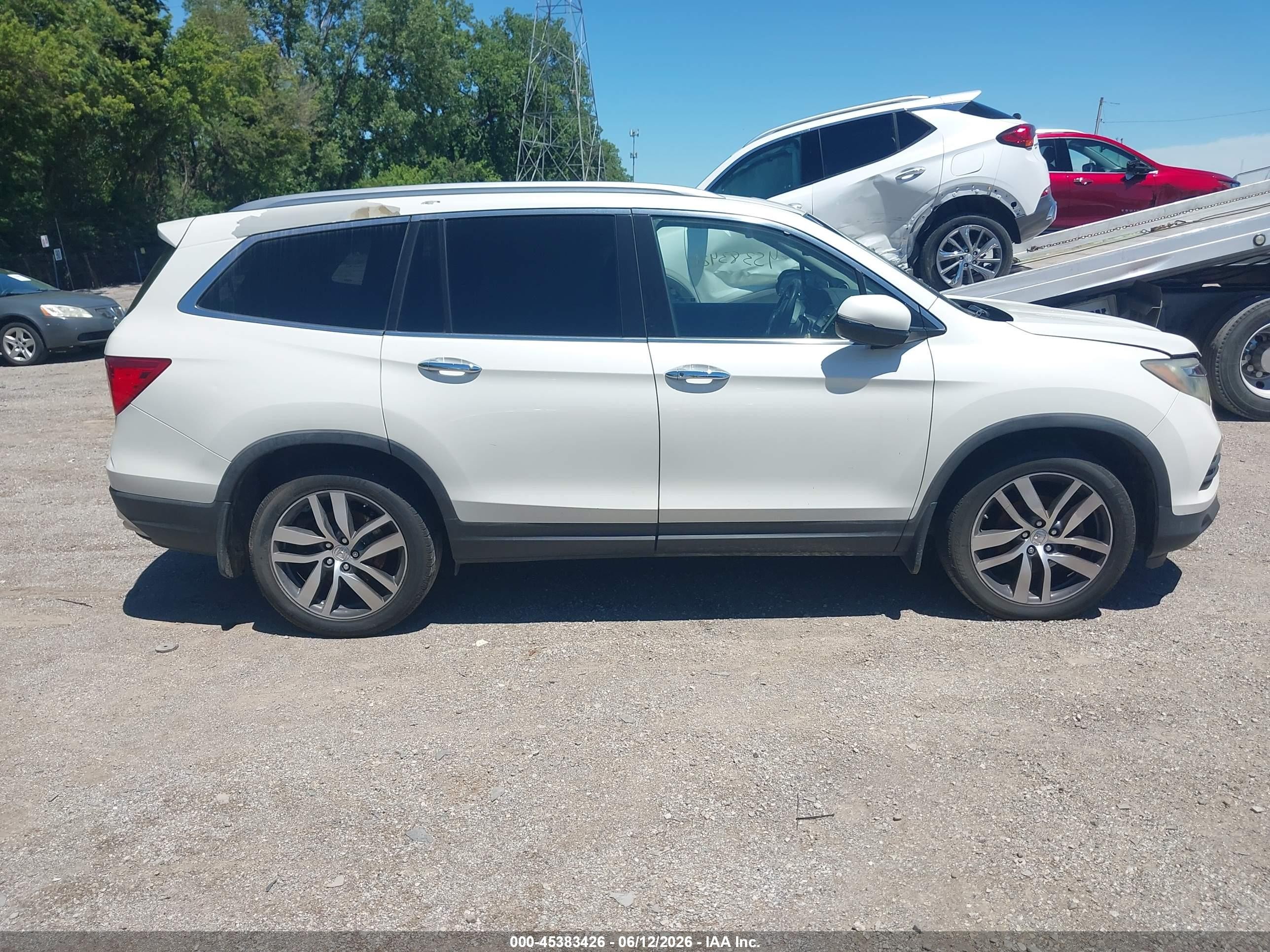 2017 Honda Pilot Elite White vin: 5FNYF6H00HB027351
