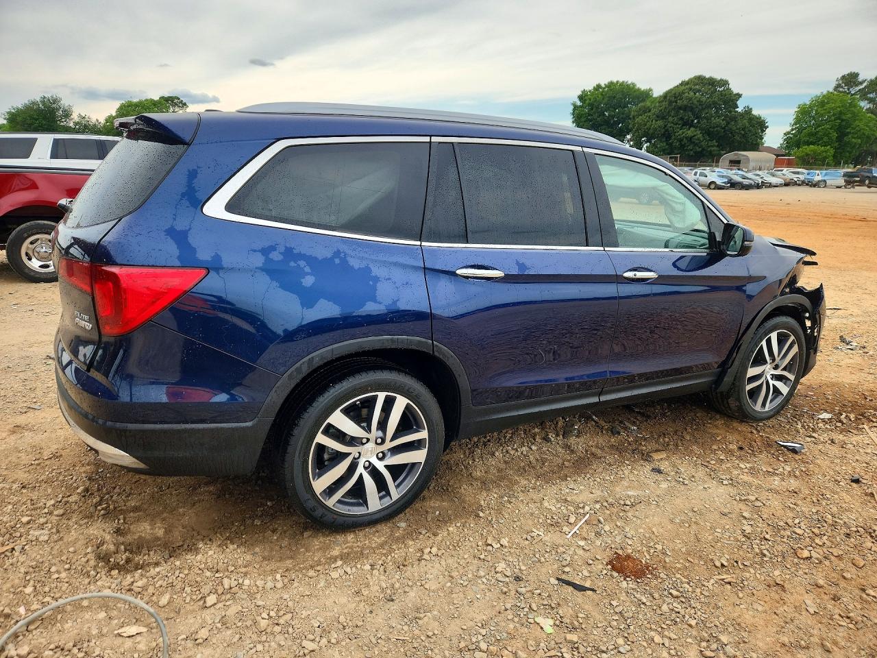 2017 Honda Pilot Elite Blue vin: 5FNYF6H01HB067258