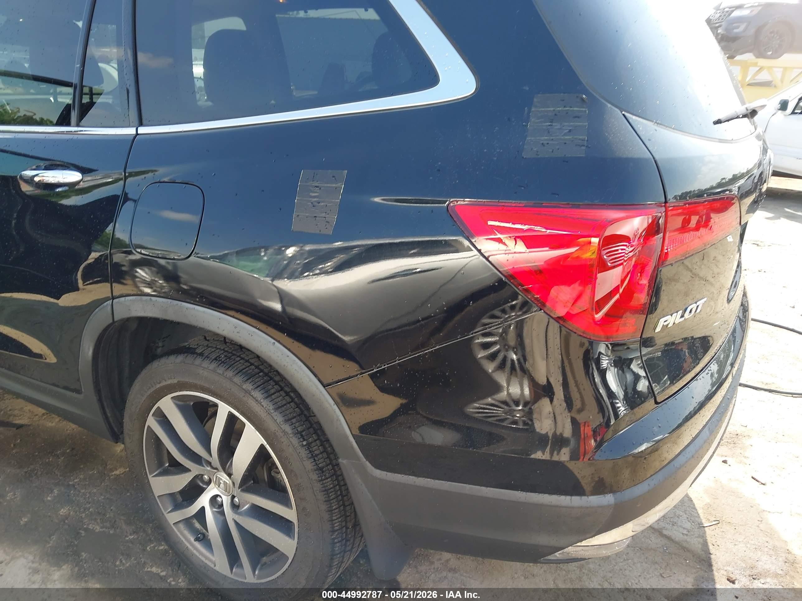 2017 Honda Pilot Elite Черный vin: 5FNYF6H01HB089244