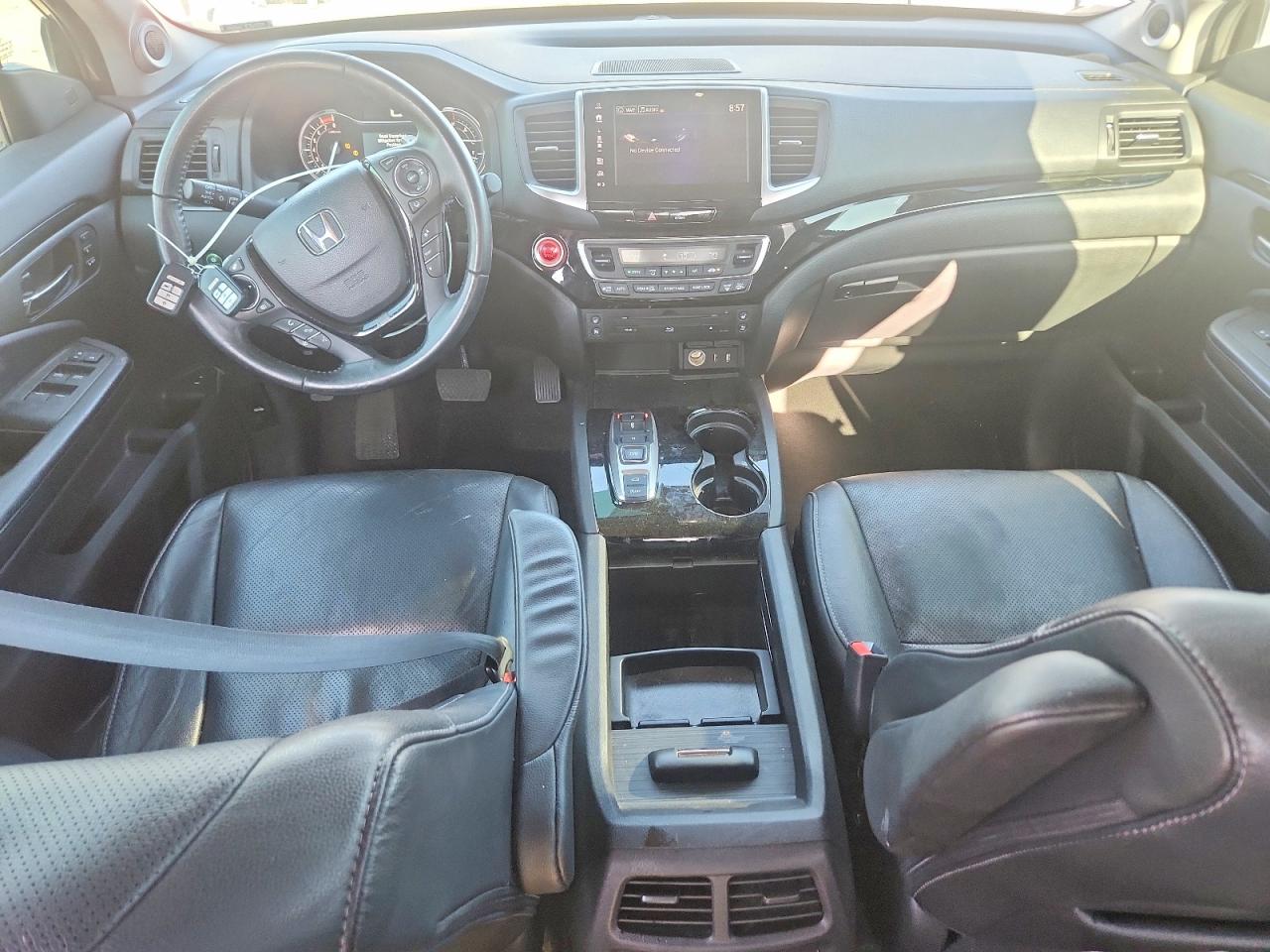 2018 Honda Pilot Elite Silver vin: 5FNYF6H02JB069882