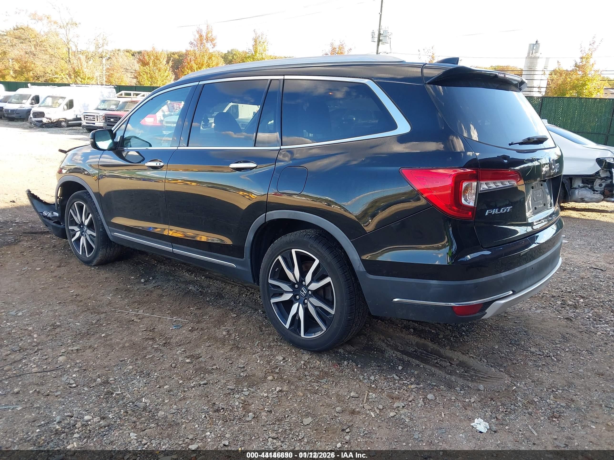 2019 Honda Pilot Elite Black vin: 5FNYF6H02KB023924