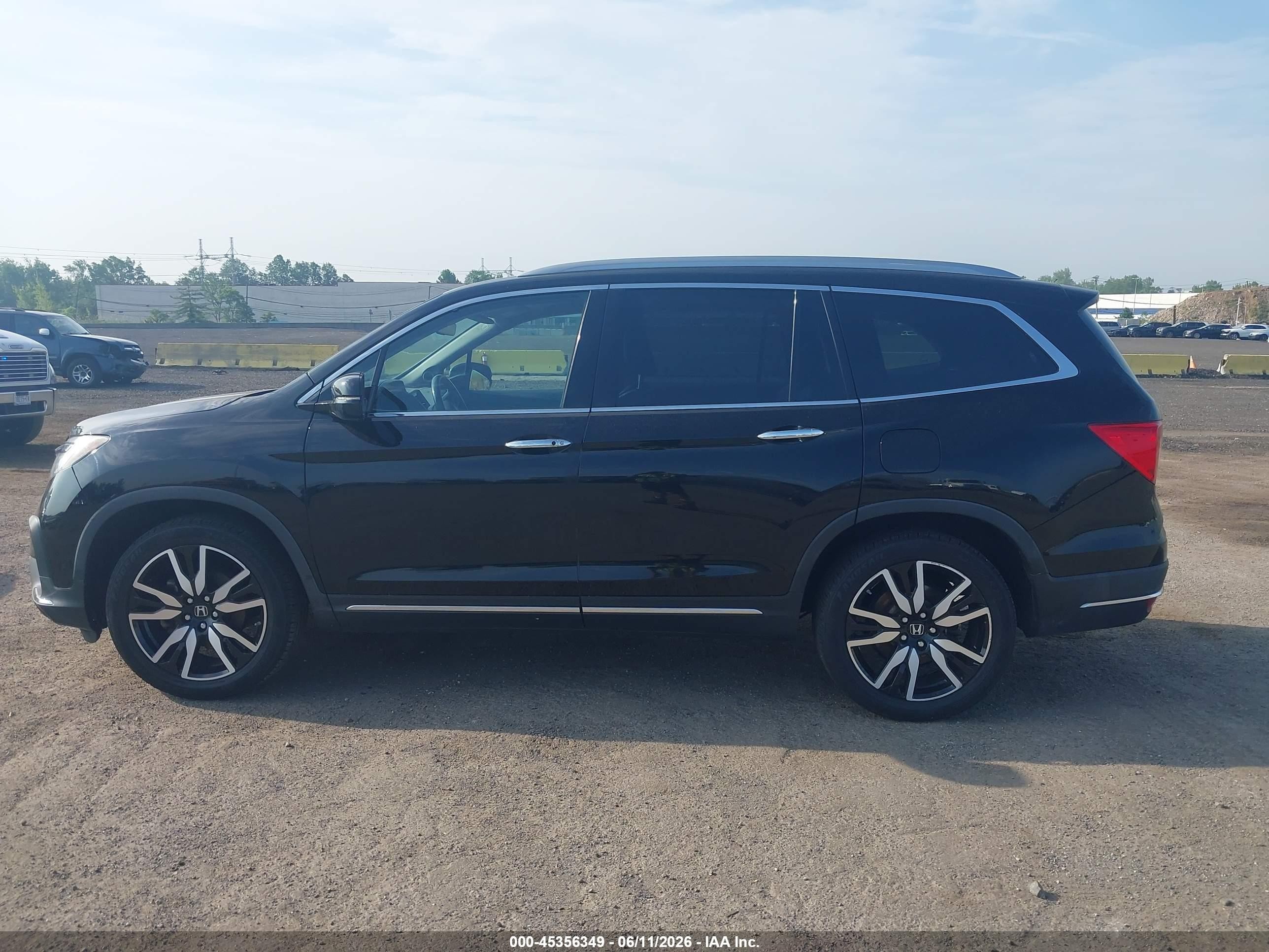 2019 Honda Pilot Elite Черный vin: 5FNYF6H04KB061672