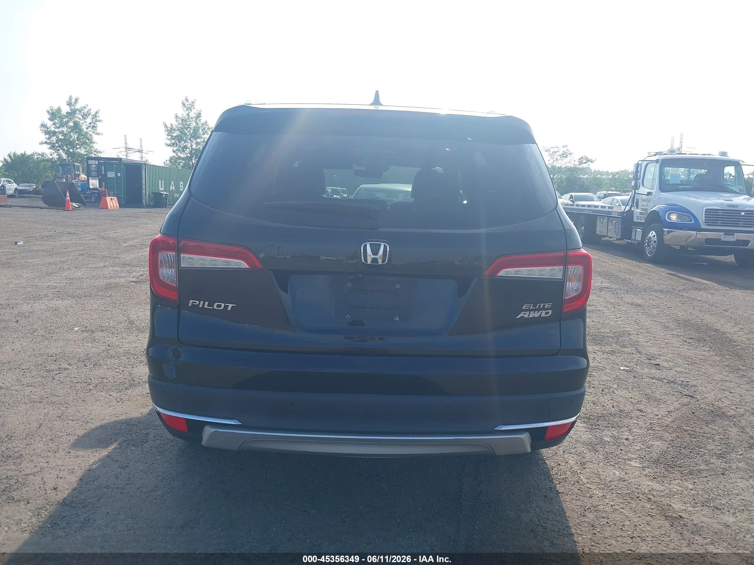 2019 Honda Pilot Elite Черный vin: 5FNYF6H04KB061672