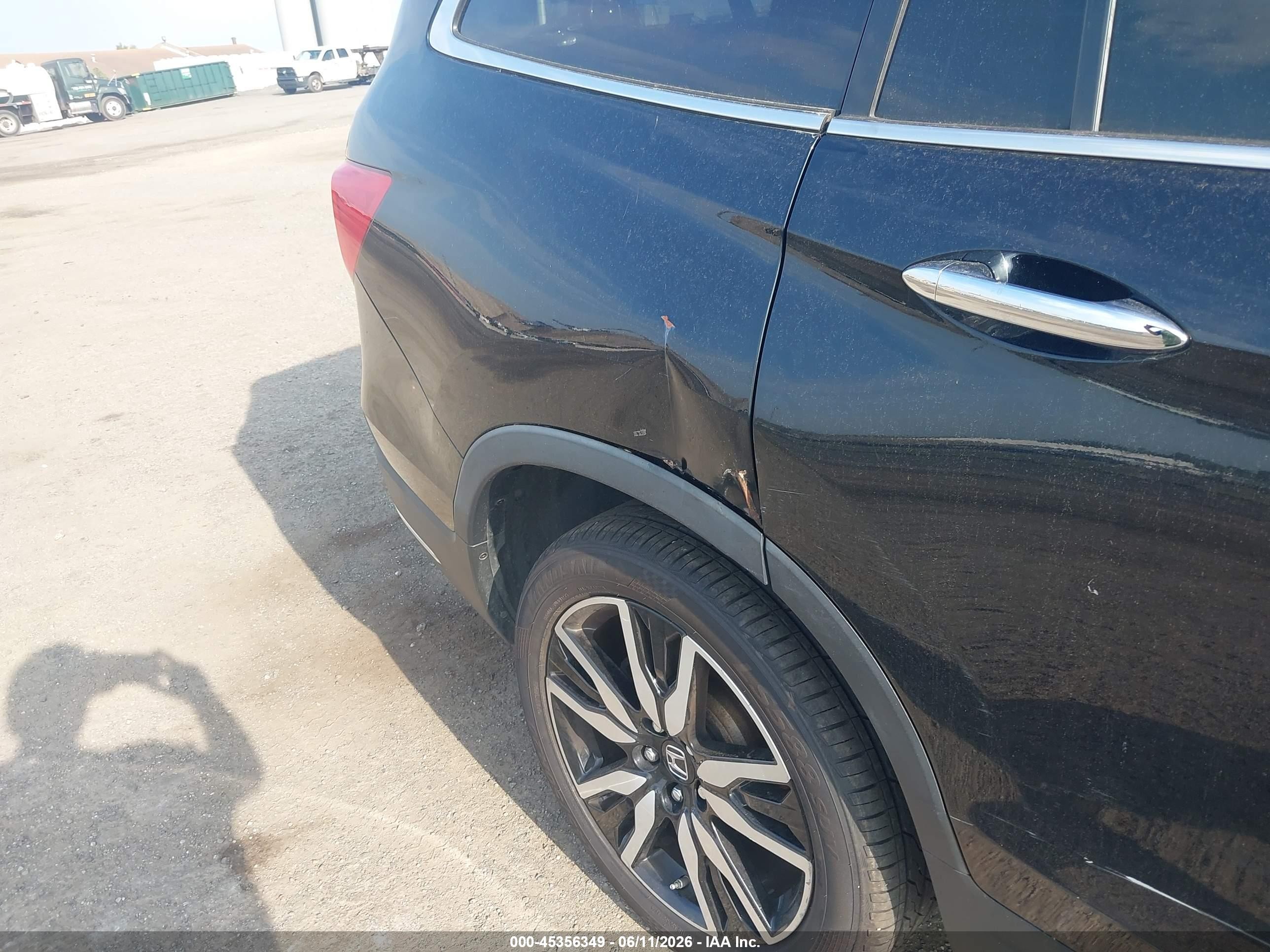 2019 Honda Pilot Elite Черный vin: 5FNYF6H04KB061672