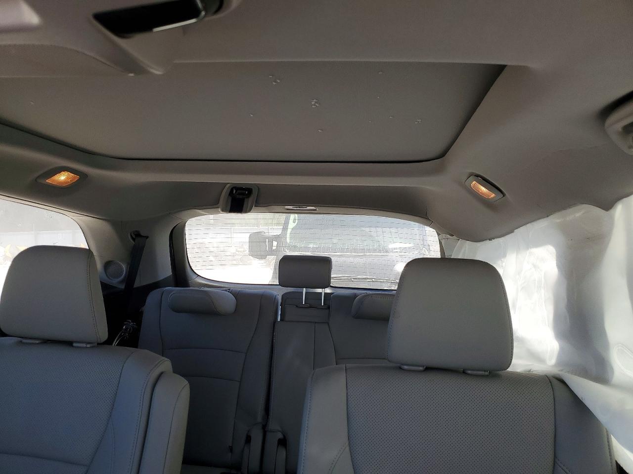 2022 Honda Pilot Elite Silver vin: 5FNYF6H07NB024314