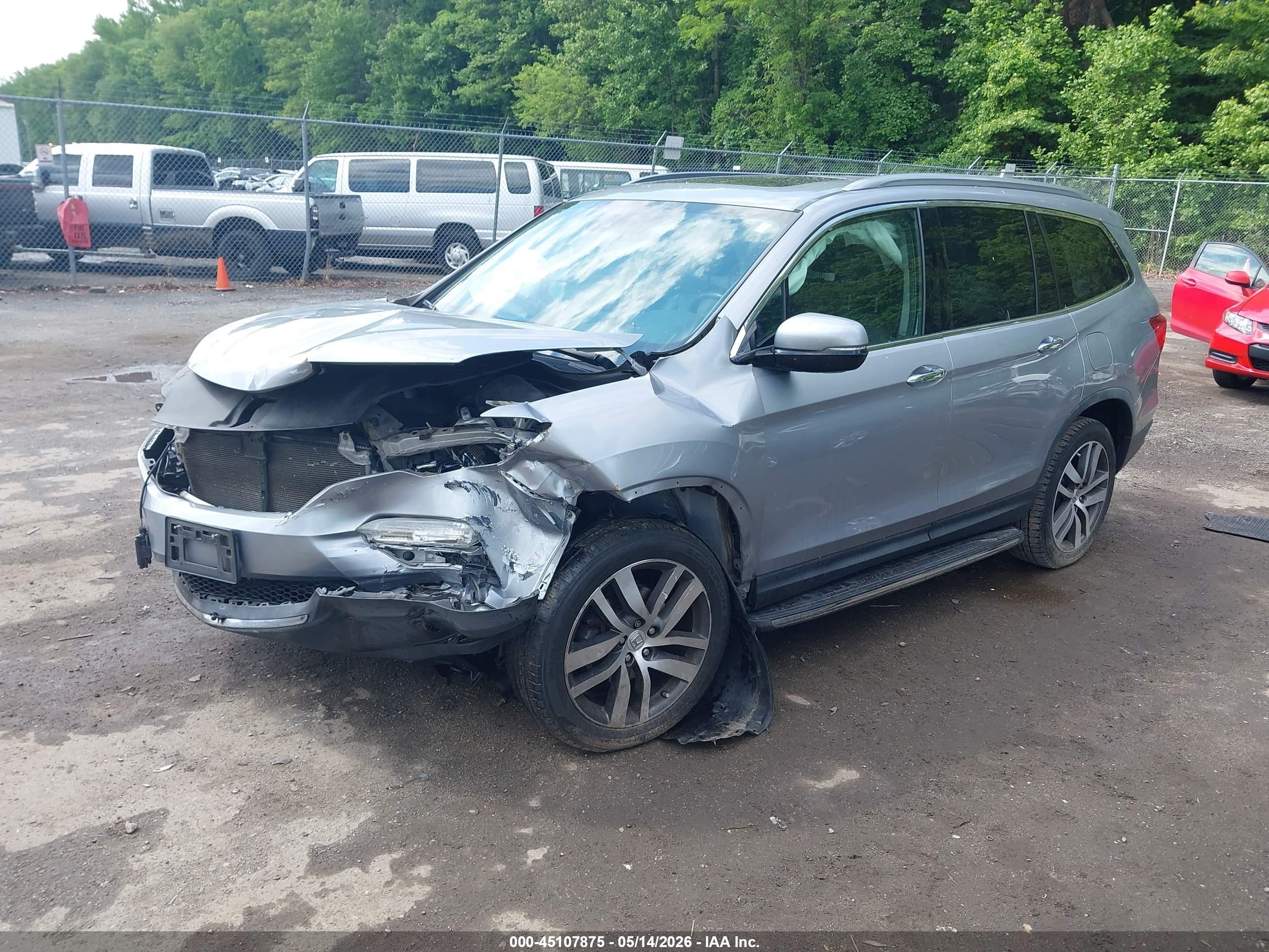 2017 Honda Pilot Elite Silver vin: 5FNYF6H09HB044181