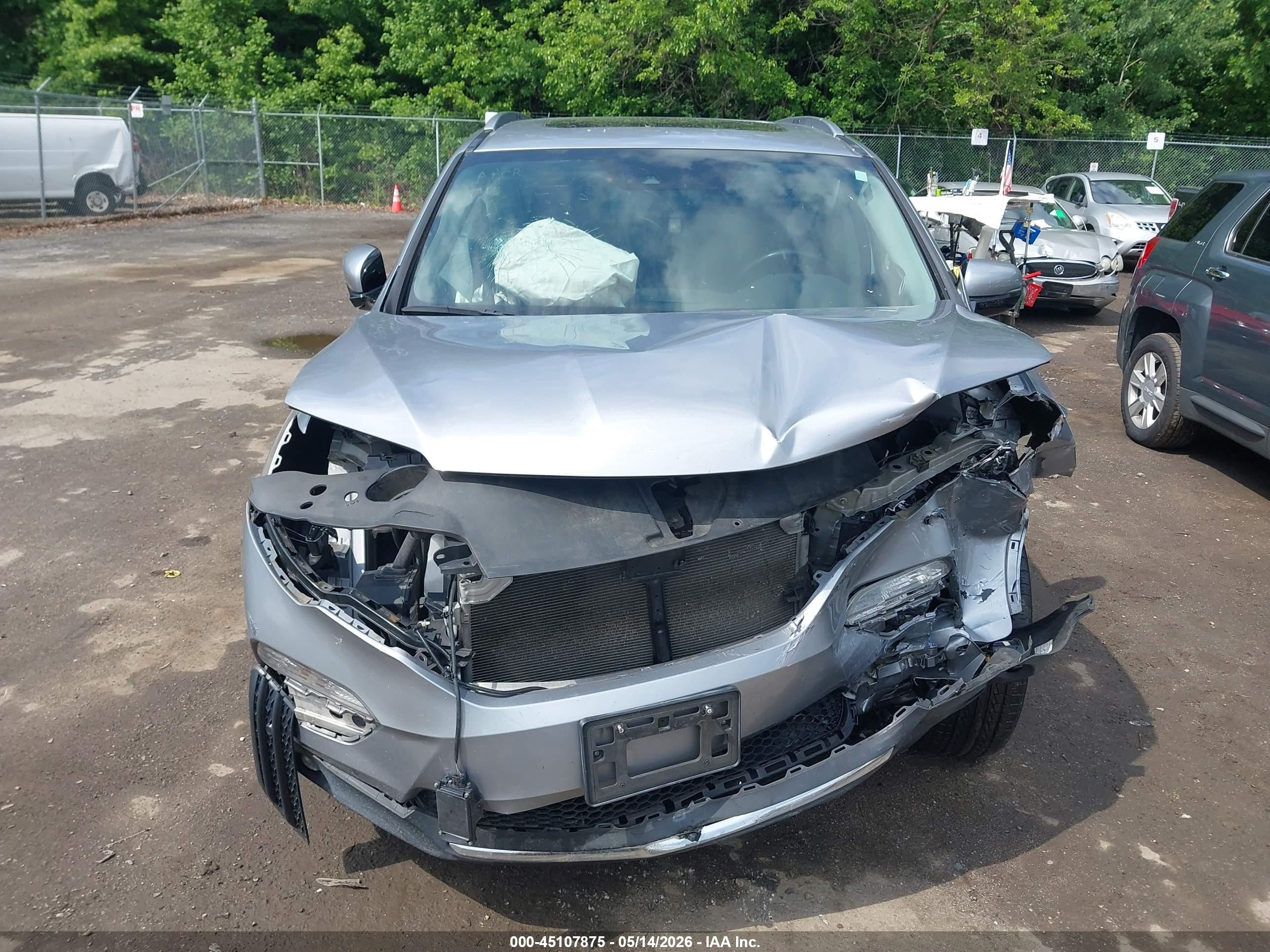 2017 Honda Pilot Elite Silver vin: 5FNYF6H09HB044181
