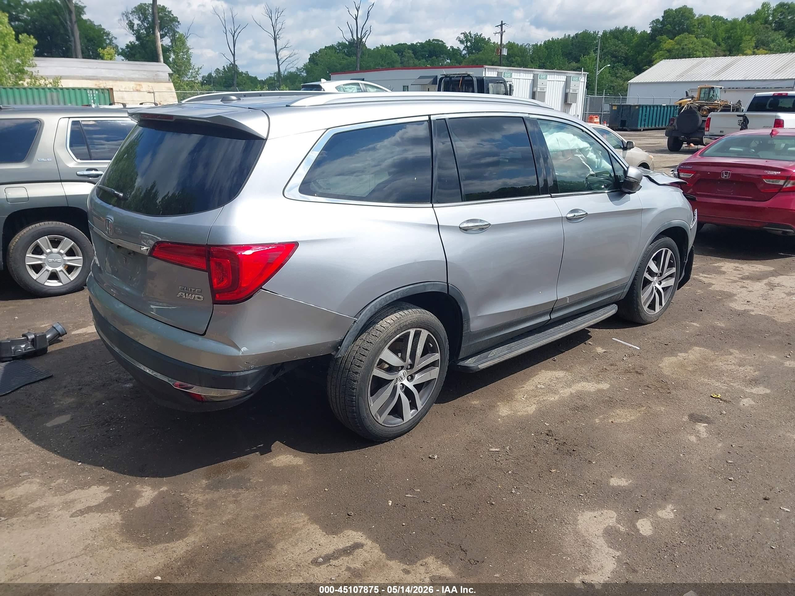 2017 Honda Pilot Elite Silver vin: 5FNYF6H09HB044181