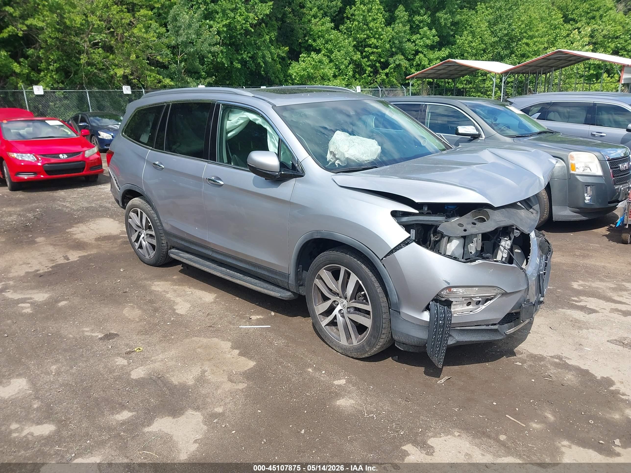 2017 Honda Pilot Elite Silver vin: 5FNYF6H09HB044181
